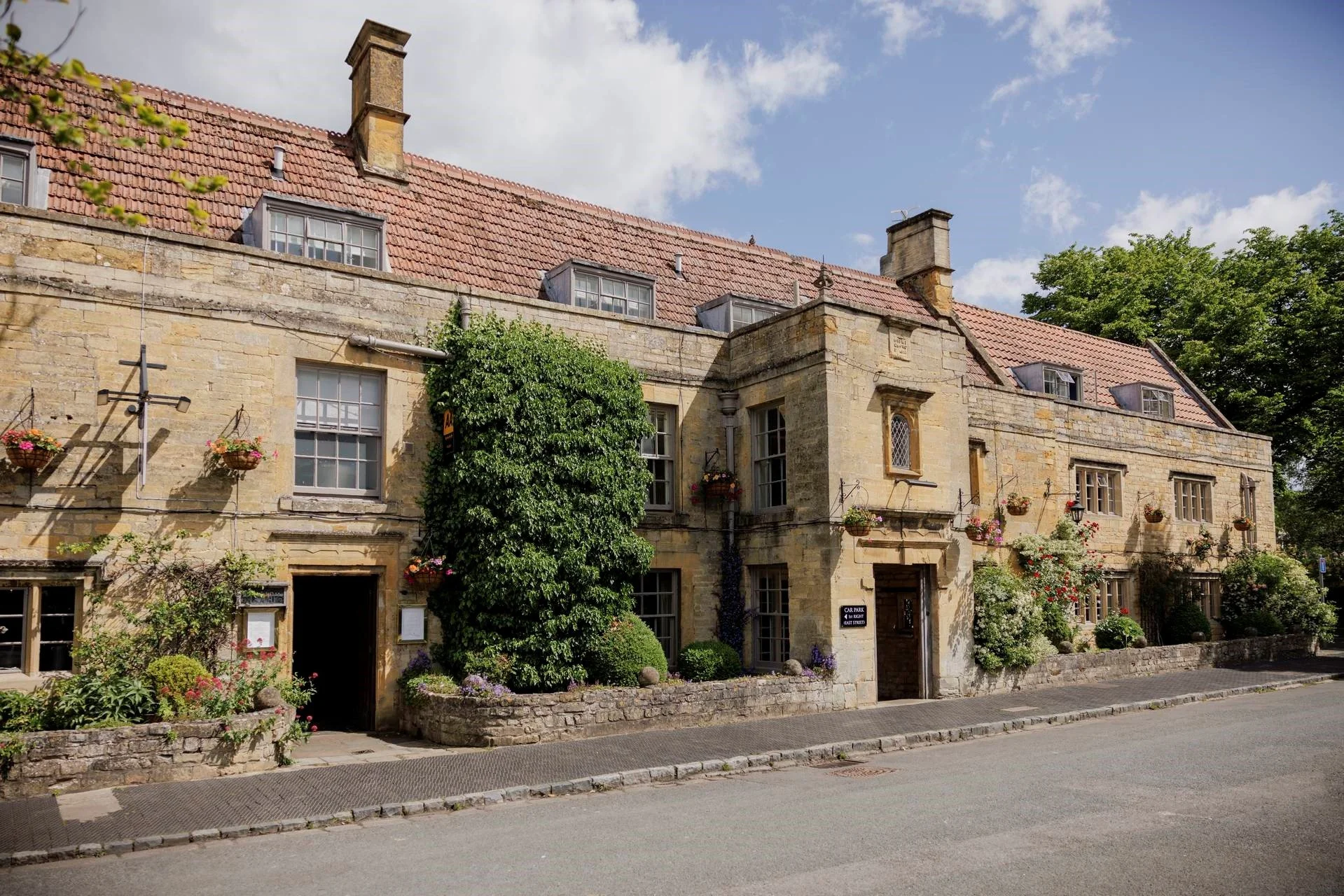 Manor House Outside.jpg