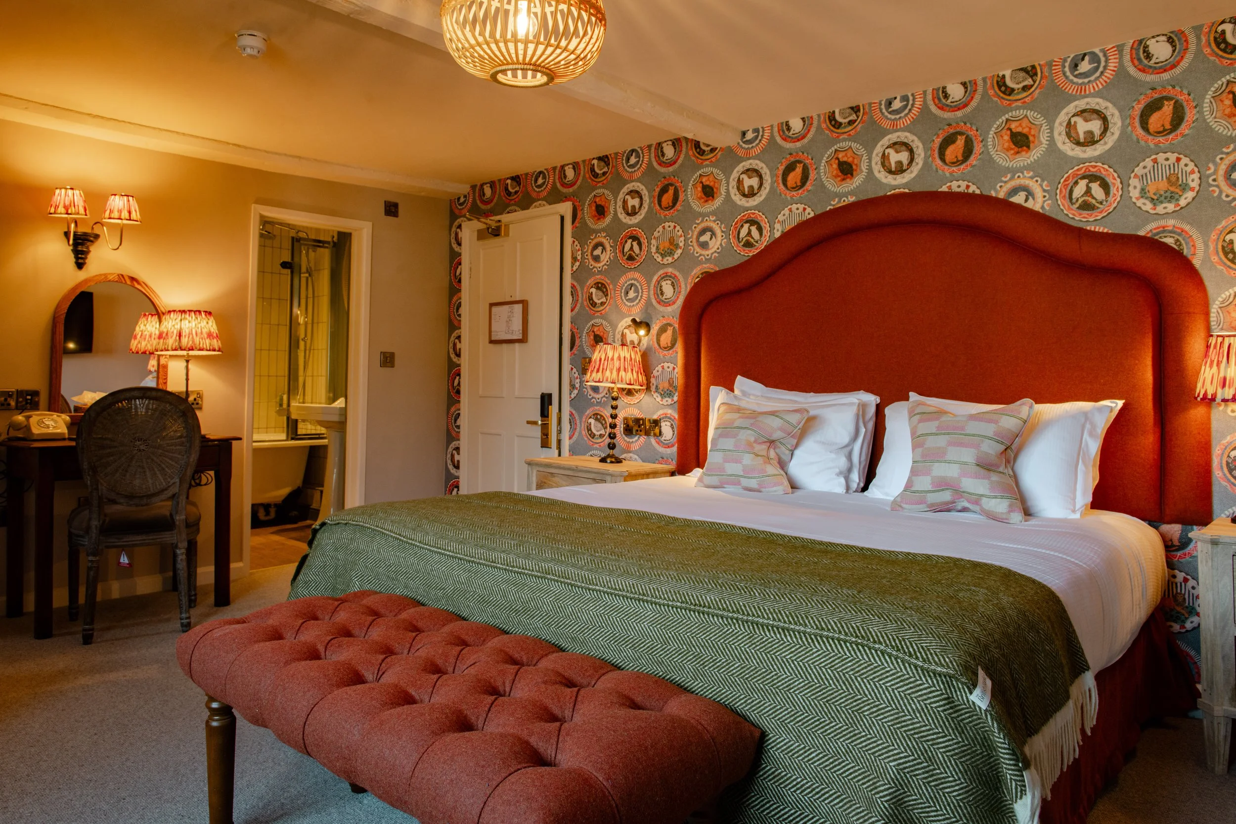Deluxe - Room 9.jpg