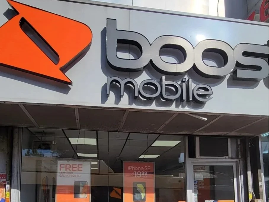 Image of Boost mobile store front in the bronx, New York