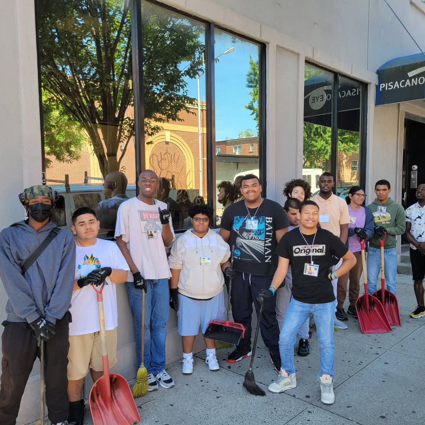 A huge thank you to the students and staff from Clark School for volunteering their time to help clean our district!

We are incredibly grateful for your commitment to our community and for always stepping up to make Westchester Square a cleaner, mor