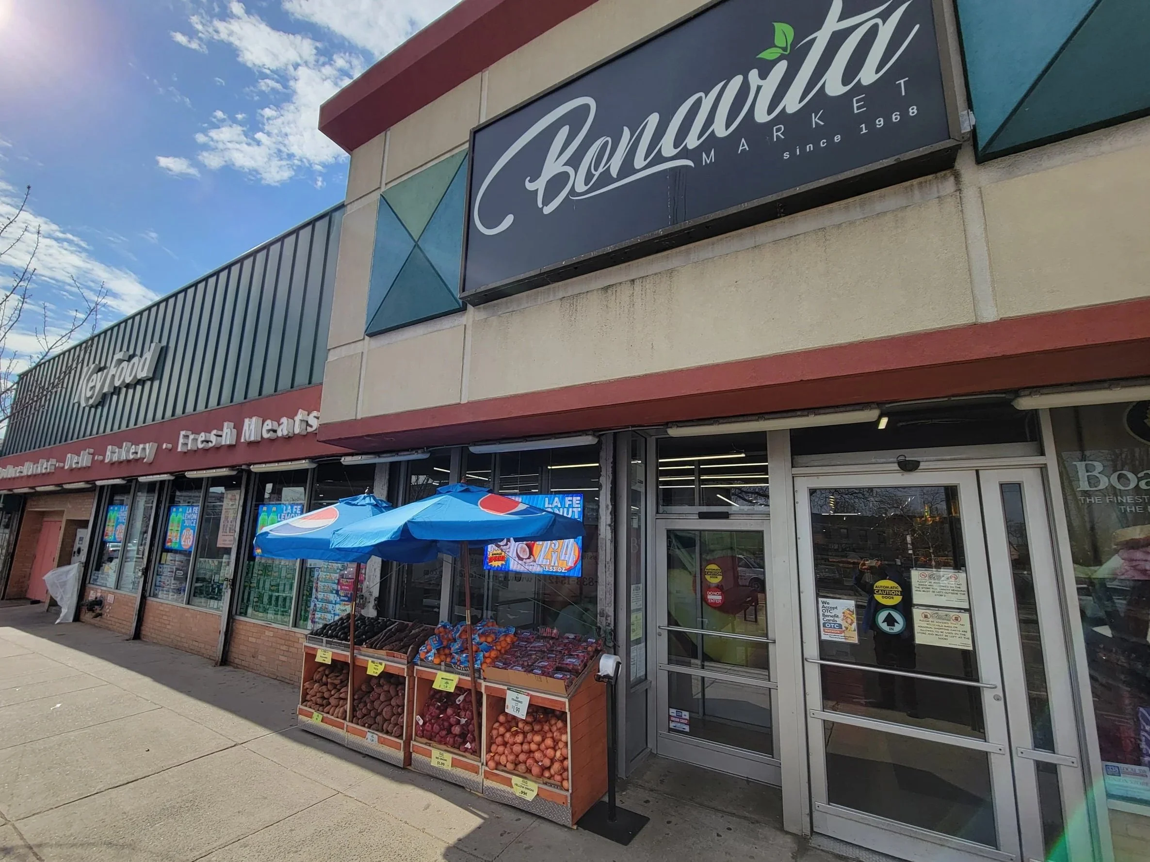Image of Key Food Grocery store front in the Bronx, New York