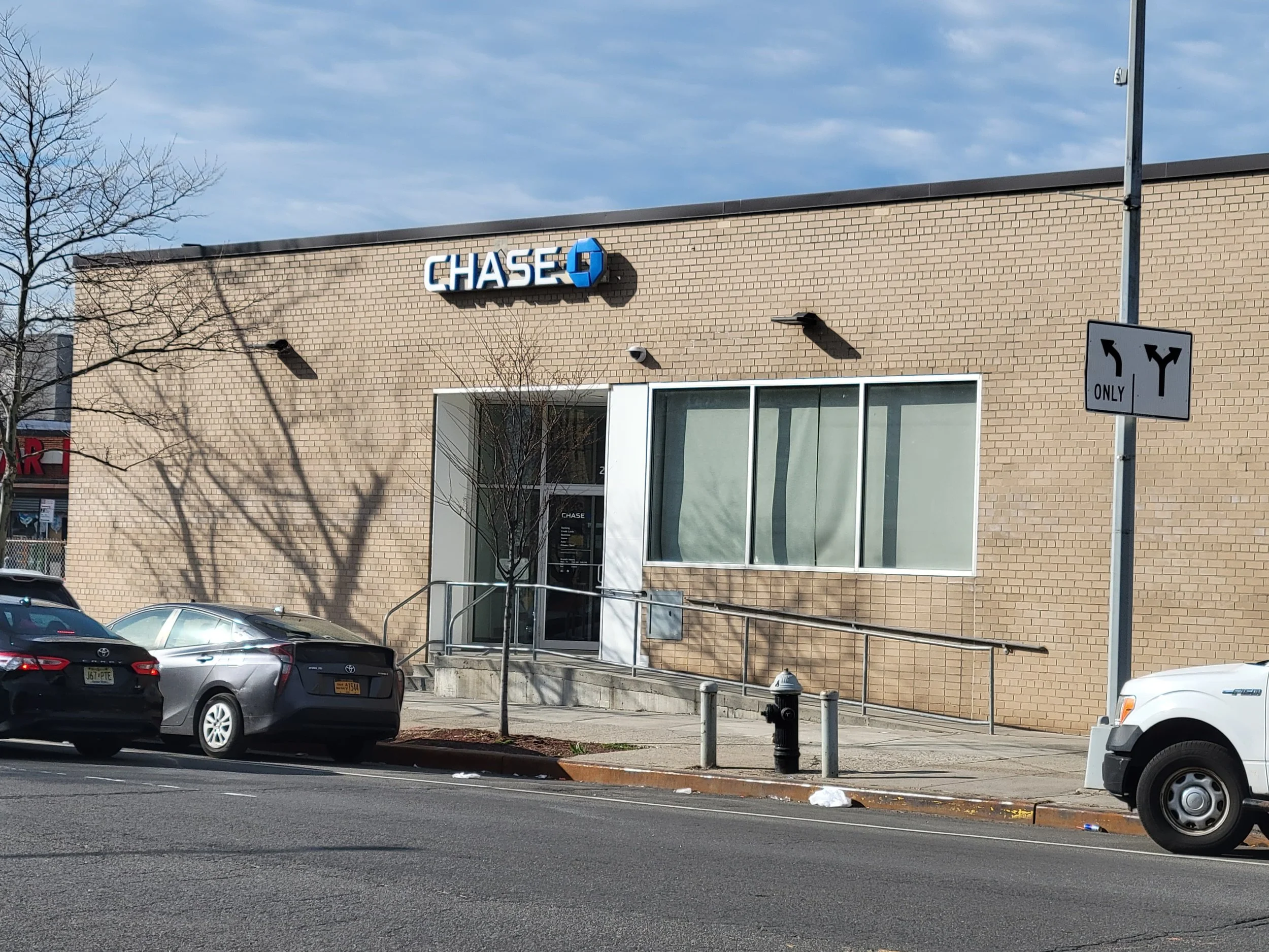 Image of Chase Bank store front in the Bronx, New York