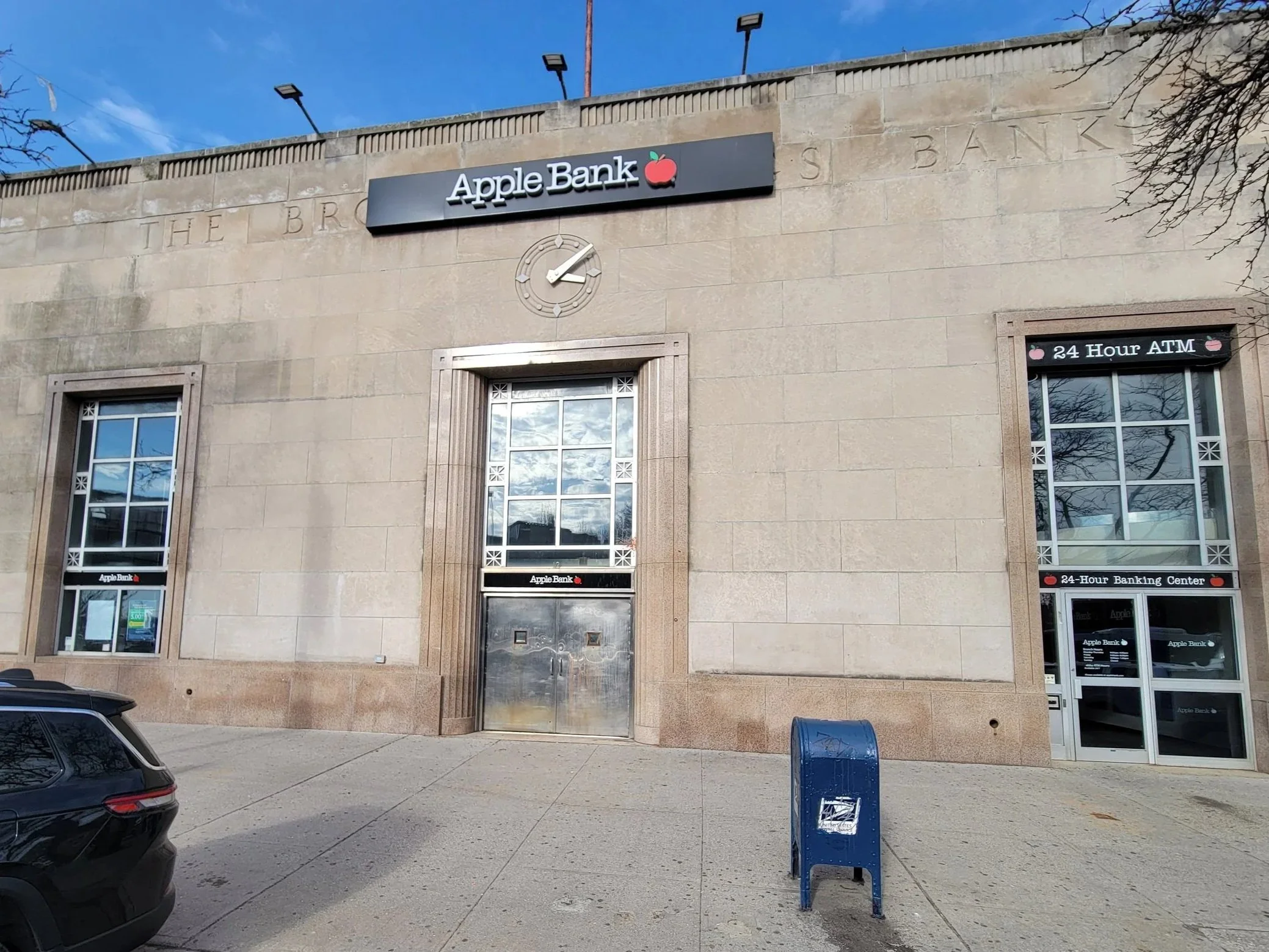 Image of Apple Bank store front in the Bronx, New York