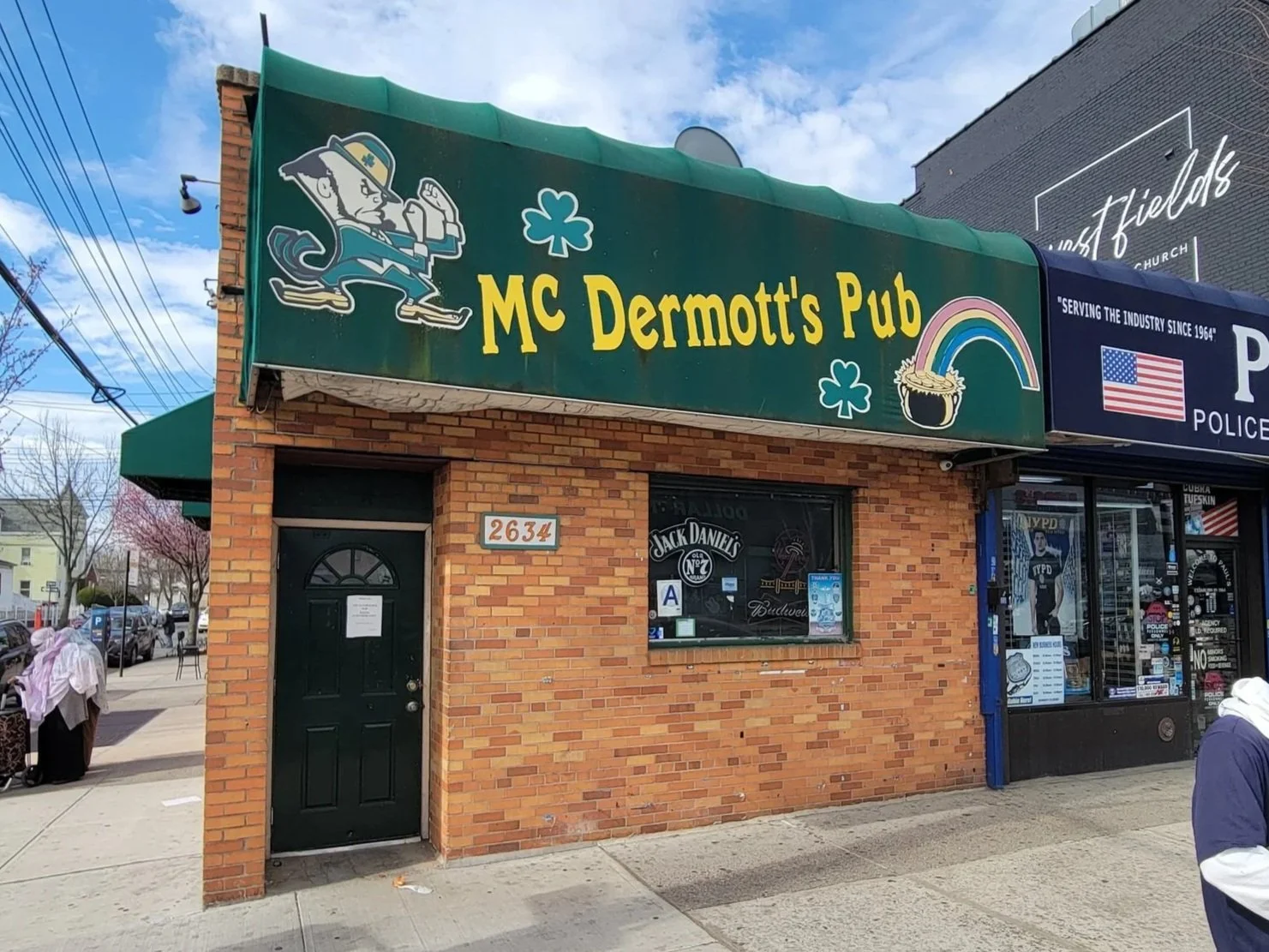 Image of McDermott's Pub restaurant and bar store front in the Bronx, New York