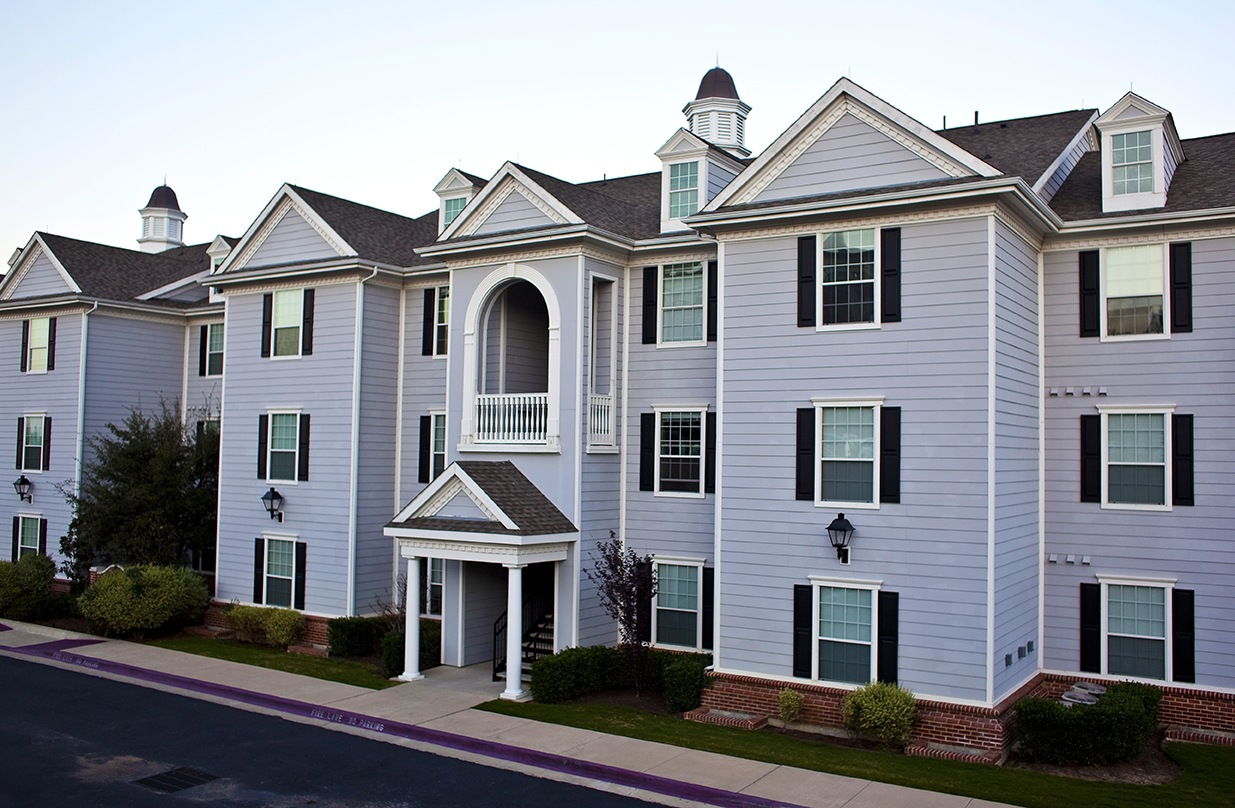 Colonial Village Apts 2.png