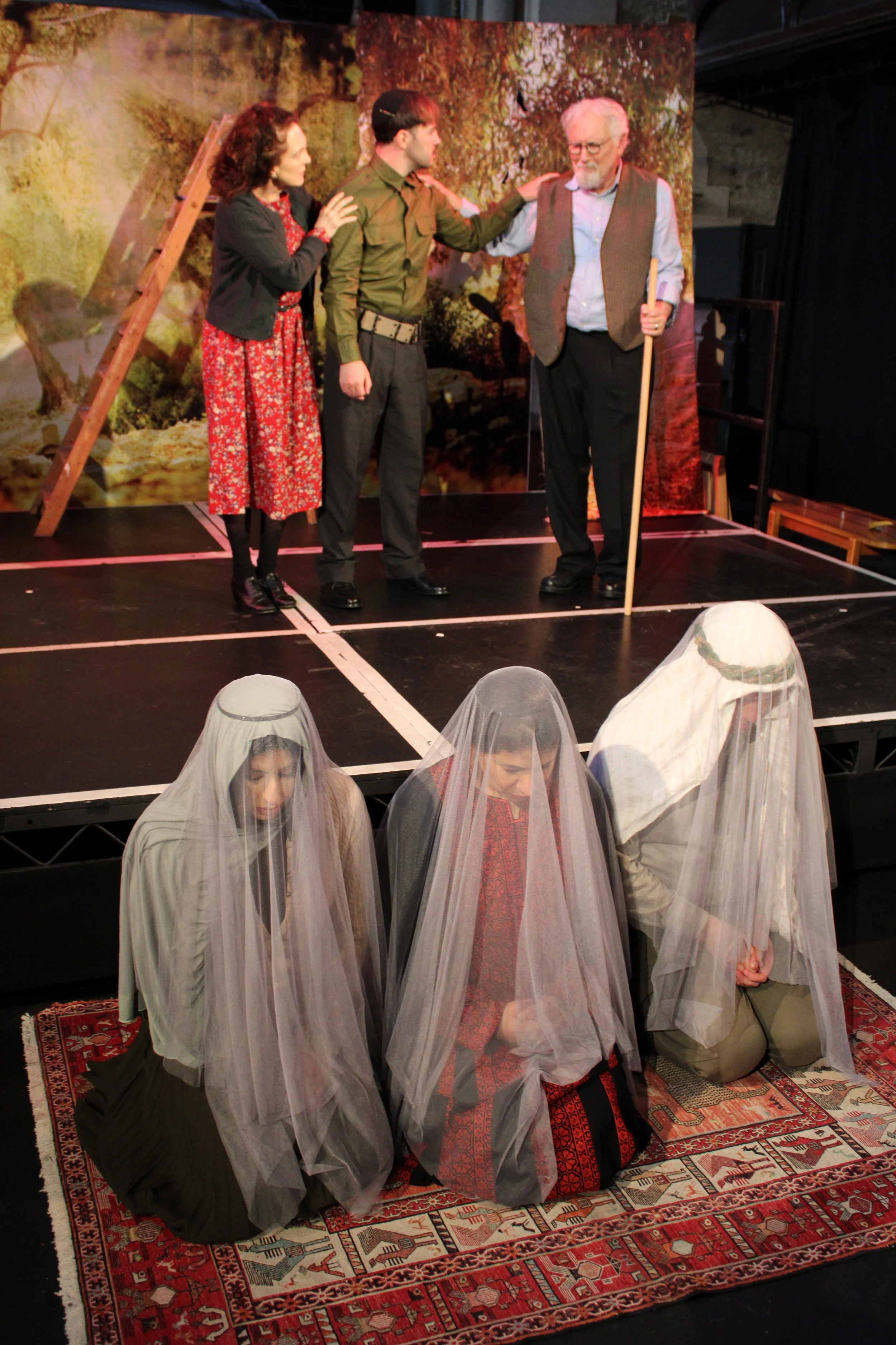 Shoshana (Jennifer Tulchin), Moritz (Kai Ross) and Melke (Mark Peters) with three dead shades.