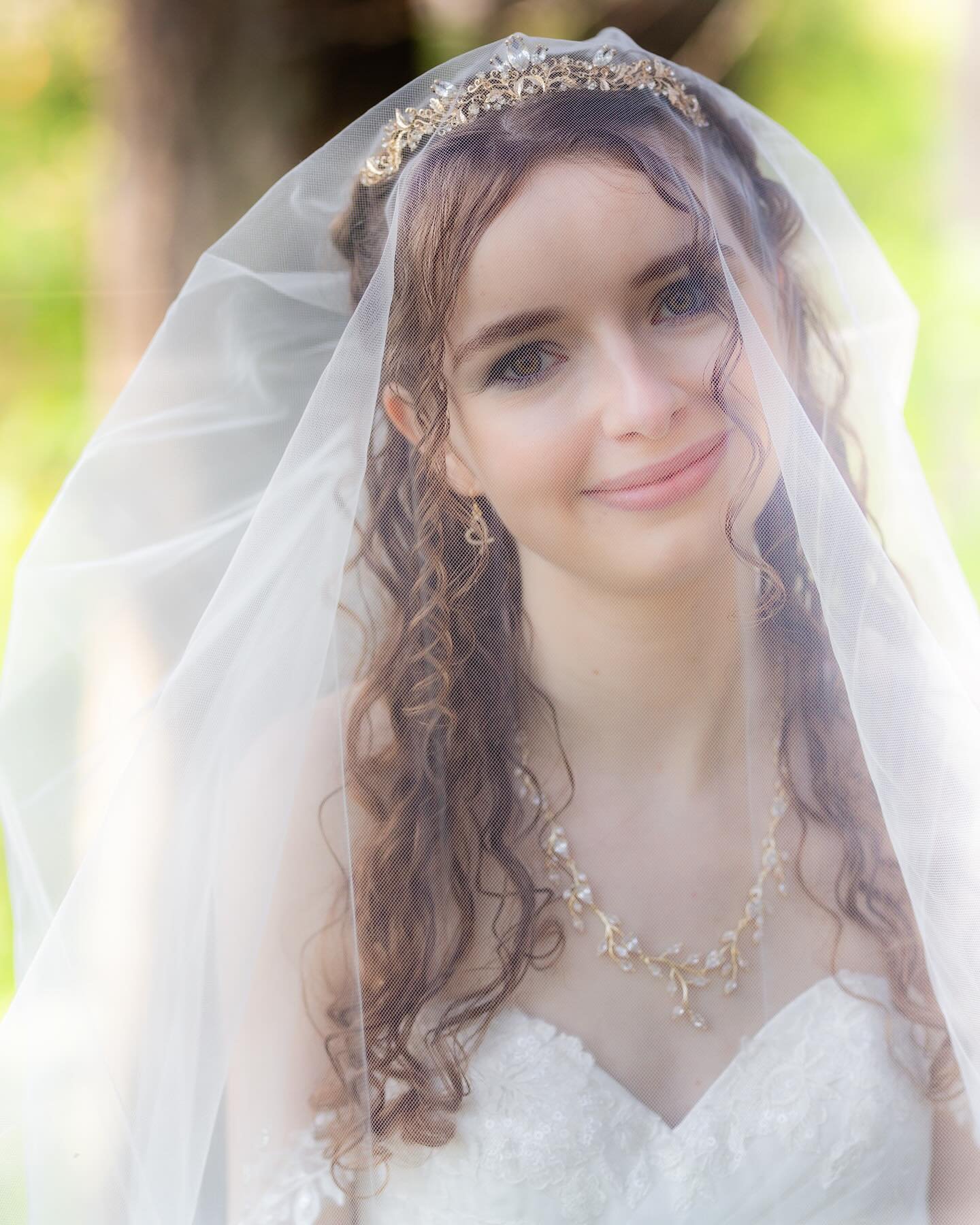 Absolutely angelic bride Jeanelle. 🥰  #weddingseason #brideveil #beautifulbride #bcbride #canadianweddingphotographer #westcoastweddings