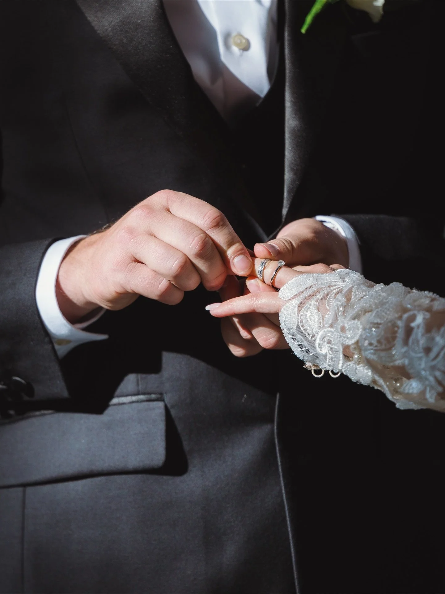 This week I&rsquo;m editing Bee and Graeme&rsquo;s wedding day. It&rsquo;s a beauty 💖  Venue @parkside_hotel  Hair by @erinbradleyartist  Makeup by @makeup_by_erica_harris 
*
*
*
#weddingphotography #weddingphotographer #victoriabc #victoriabcweddin