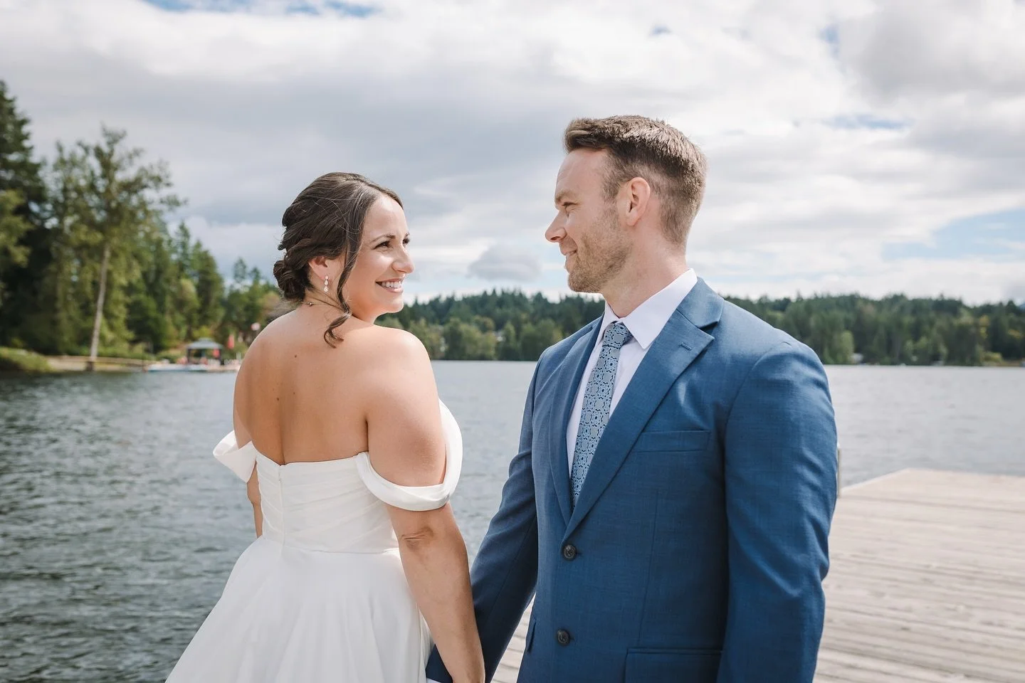The benefits of having 2 photographers to capture your wedding day. Jeff and I see things differently and photograph from different angles creating a gallery filled with beautiful unique images that are truly YOU. 🥰 From your photography team!