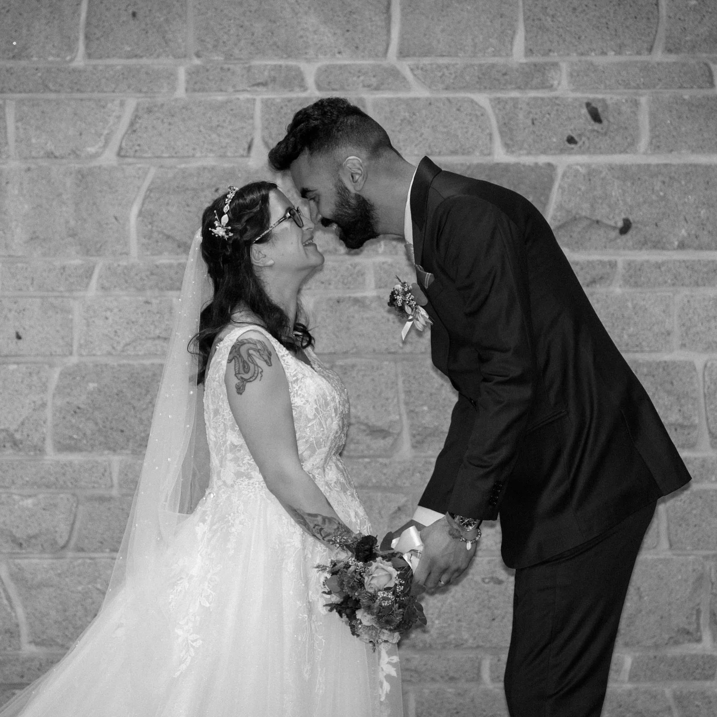 When your husband is just a little taller than you are. ❤️ Absolutely adorable couple Genevieve and Harpreet.