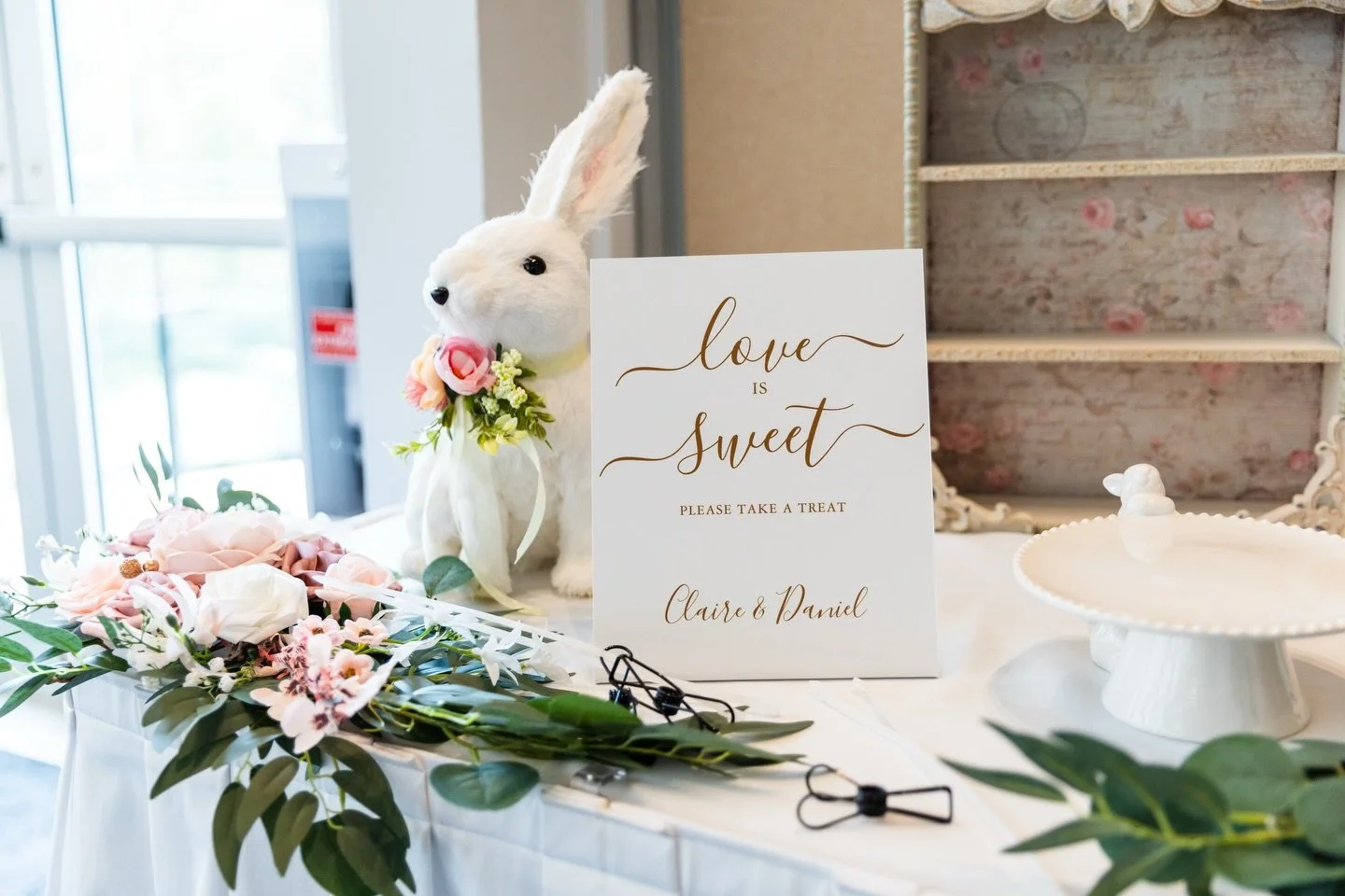 We had the pleasure of photographing an Easter weekend wedding a couple years ago. These photos from the cake table seem quite fitting to share this morning. 🐇