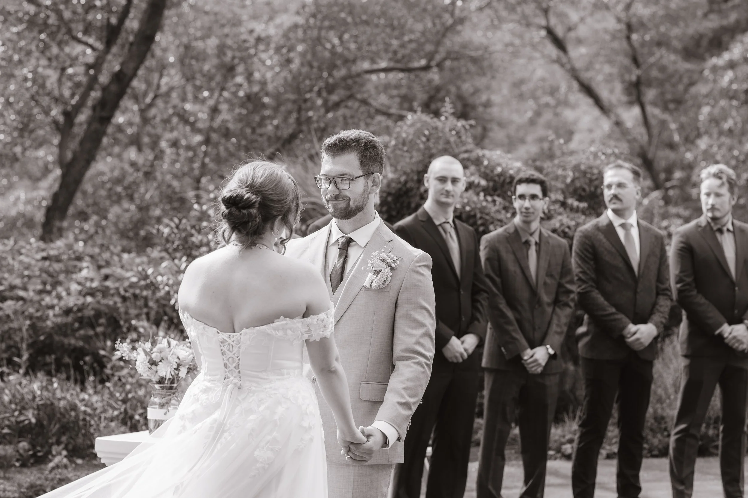 All eyes are on you 🥰 From Anna and Steve @olympicviewgolf #westcoastweddings #bcweddingphotographer #lindseymillarphotography #canadianweddingphotographer