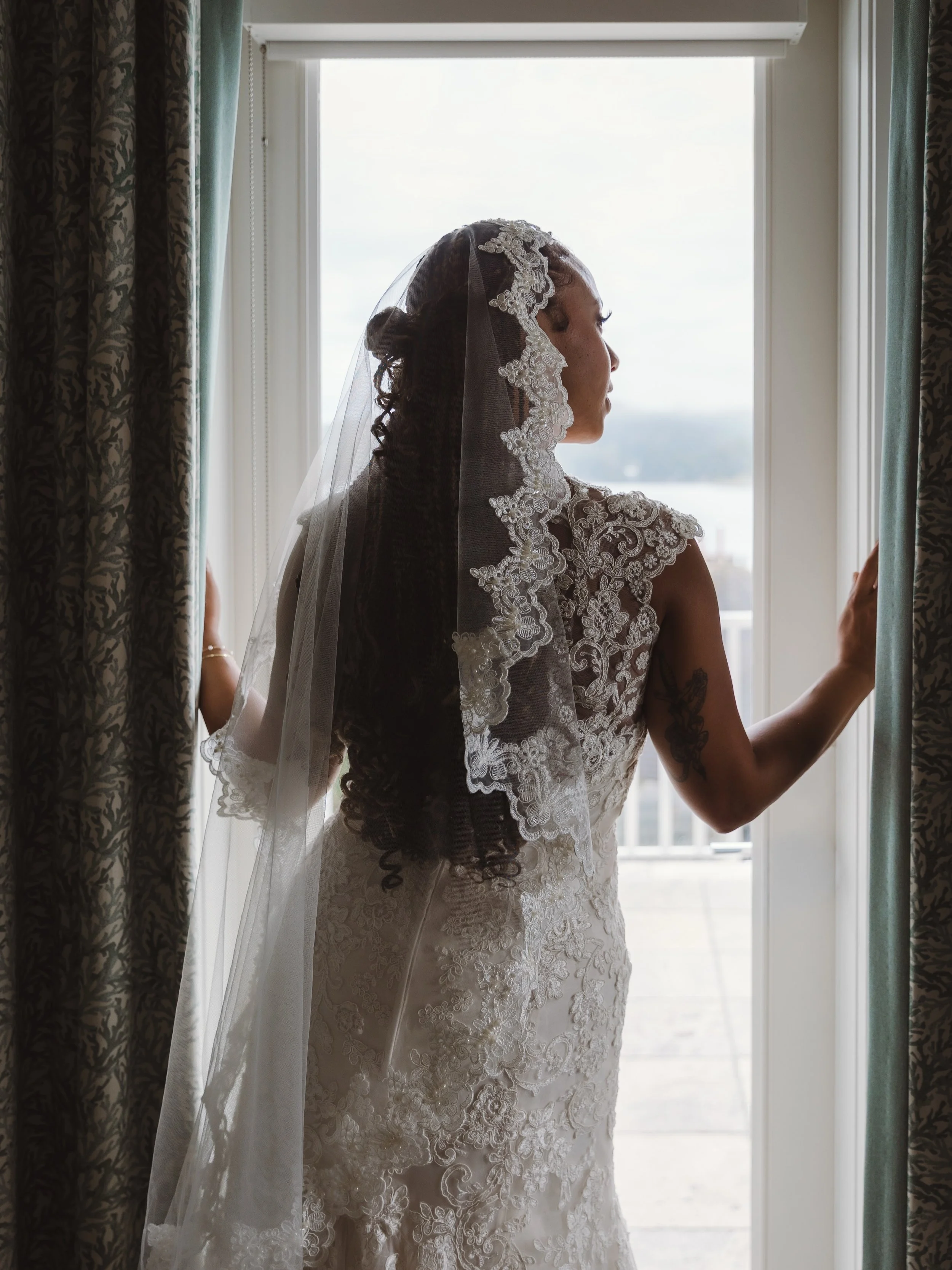 Memorable moments with Karissa during bride prep @prestigeoceanfrontresortsooke with makeup by @makeupartistrybytrish 🥰 Those shoes! #bcweddingphotographer #westcoastweddings #lindseymillarphotography #vancouverislandweddingphotographer #canadianwed