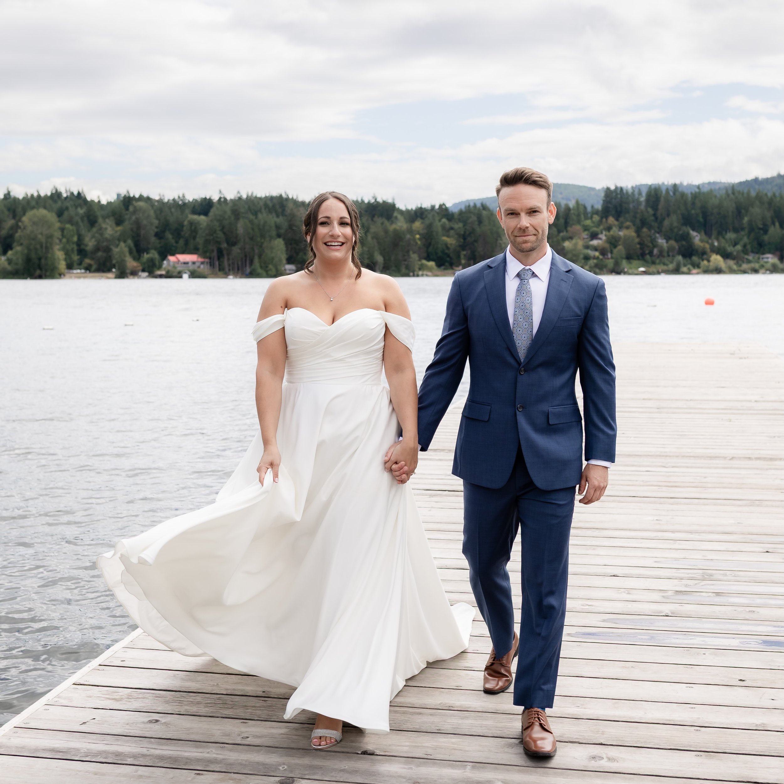 Trevor and Lindsay ❤️ 

Venue @shawniganlakeschool 
Hair by @alanalylahairartist 
Makeup by @prettydaybeautyco 
Wedding Organizer @bluelilyevents 

#bcweddingphotographer #lindseymillarphotography #westcoastweddings #canadianweddingphotographer