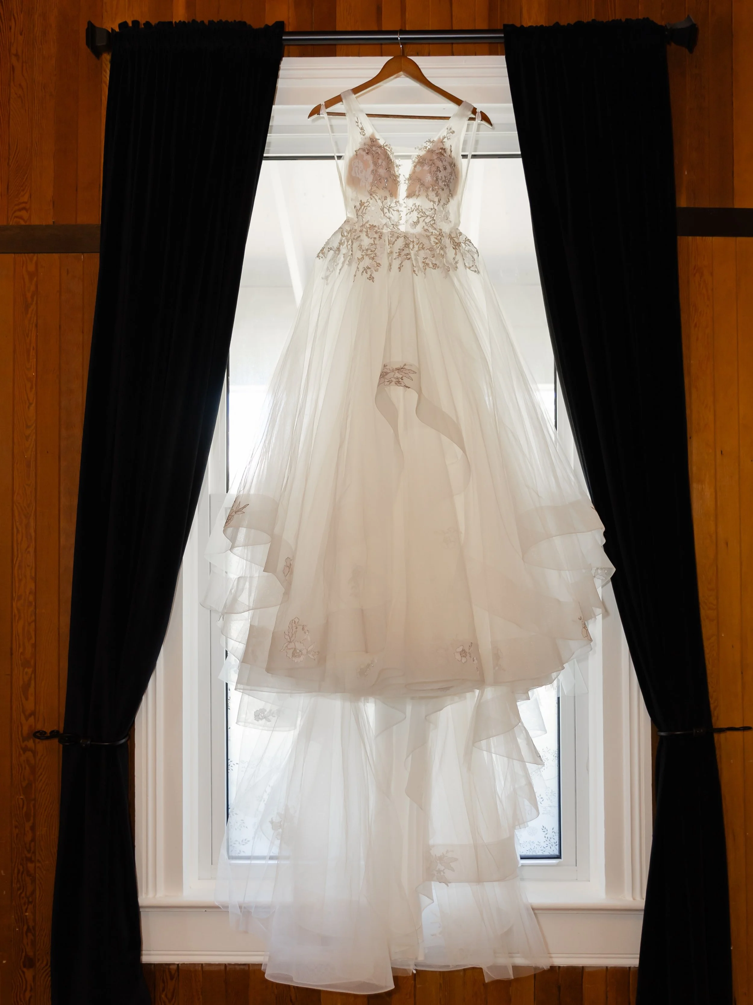 The dress ❤️ #weddingdress #weddingphotography #weddingphotographers #lindseymillarphotography