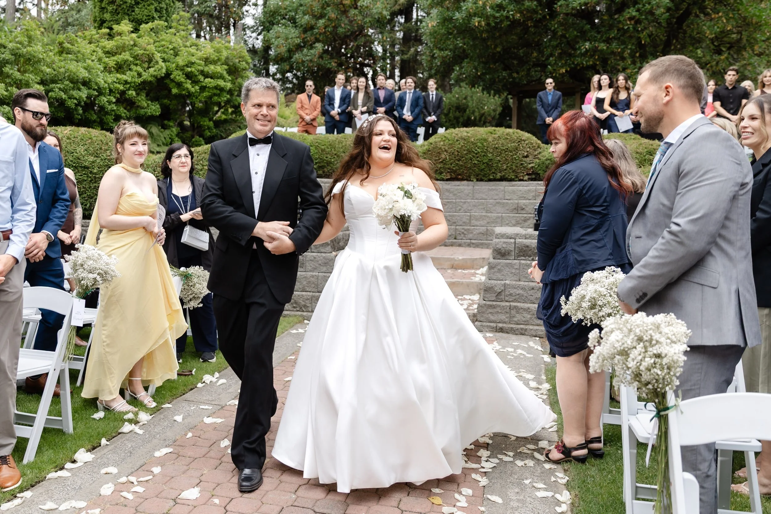More previews from Liv and Sam&rsquo;s @tighnamara wedding day. 🥰 #canadianweddingphotographer #westcoastwedding #lindseymillarphotography #bcweddingphotographer