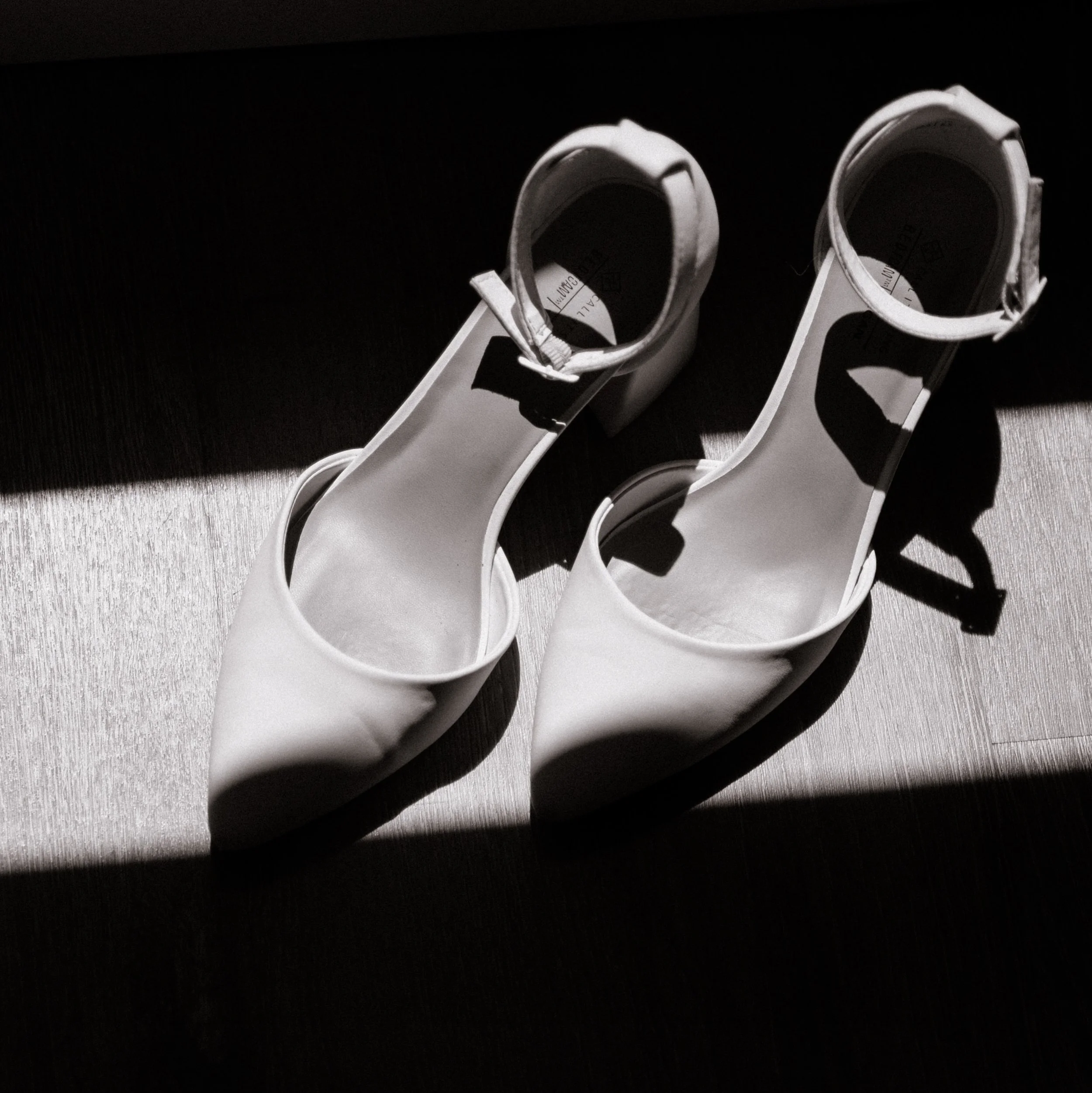A wedding isn&rsquo;t remembered through one photo.

It&rsquo;s remembered through a collection of little moments and details. The things you carefully chose, the atmosphere, the quiet corners, and all the pieces that made your day feel like yours. #