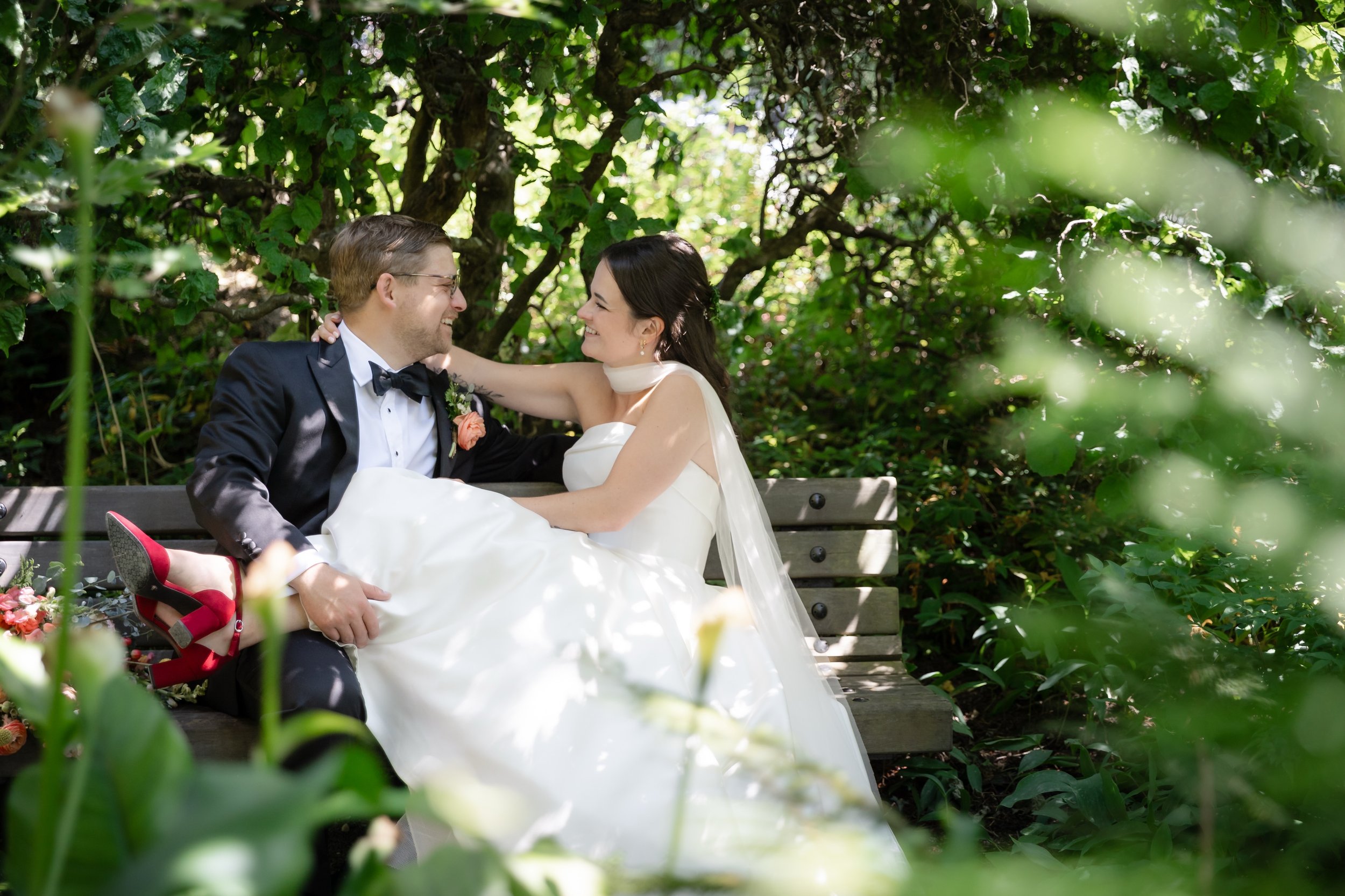 This week I will be delivering Mike and Julia&rsquo;s wedding gallery. ❤️ Venue: Gorge Pavilion Organizer @fetesbylinda Florals @kenmarflowerfarm  #lindseymillarphotography #weddingphotography #bcweddings #vancouverislandphotographer #canadianwedding