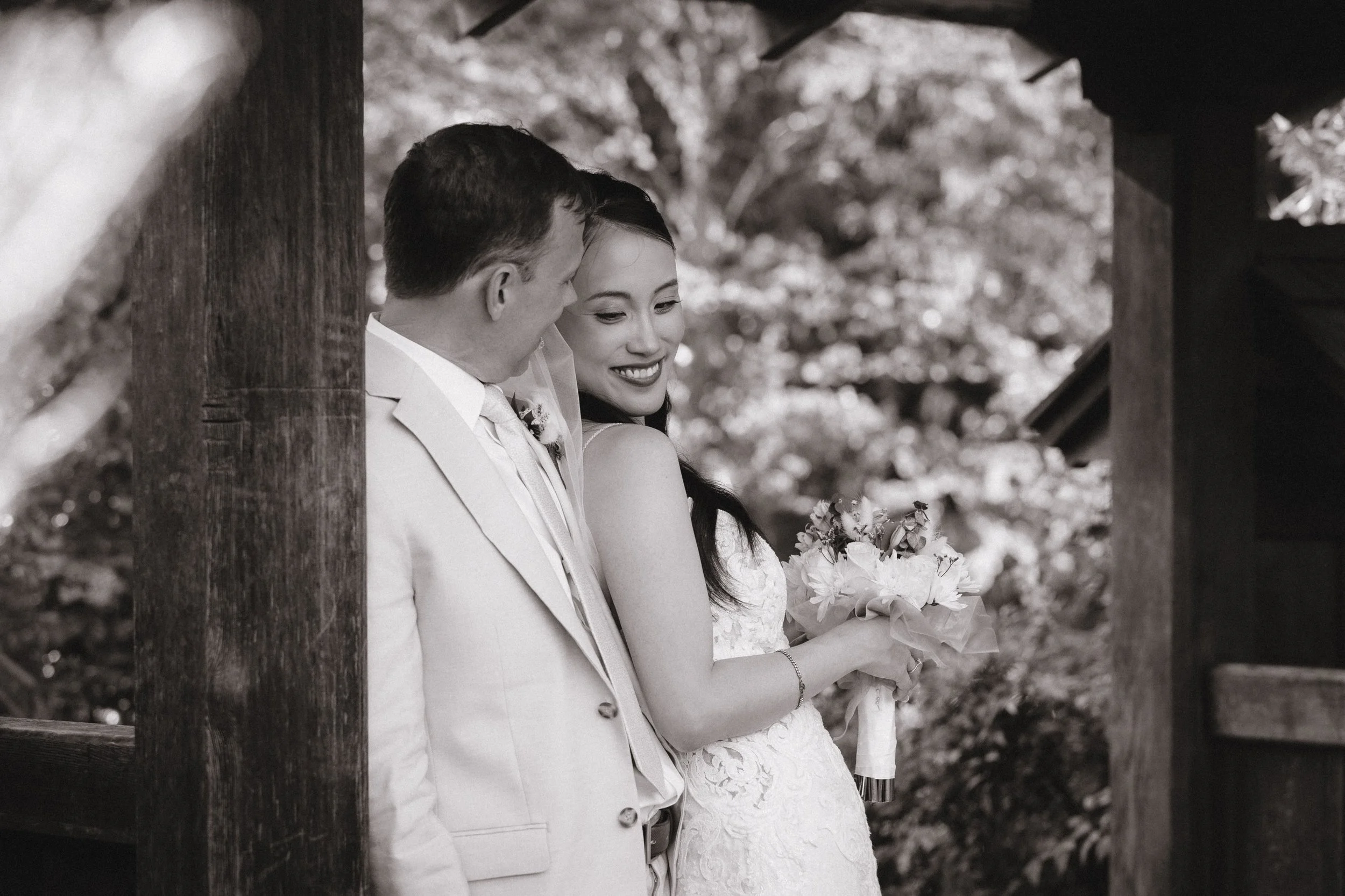 This week I&rsquo;ll be finishing a beautiful big gallery for Jason and Maria. 🥰 

Venue: Gorge Pavilion Wedding  Coordinator: @theaislemethod Videographer: @summitstudiosvi 
Catering @truffles_catering 
Live Music @breakwaterquartet 
Bar Tending @s