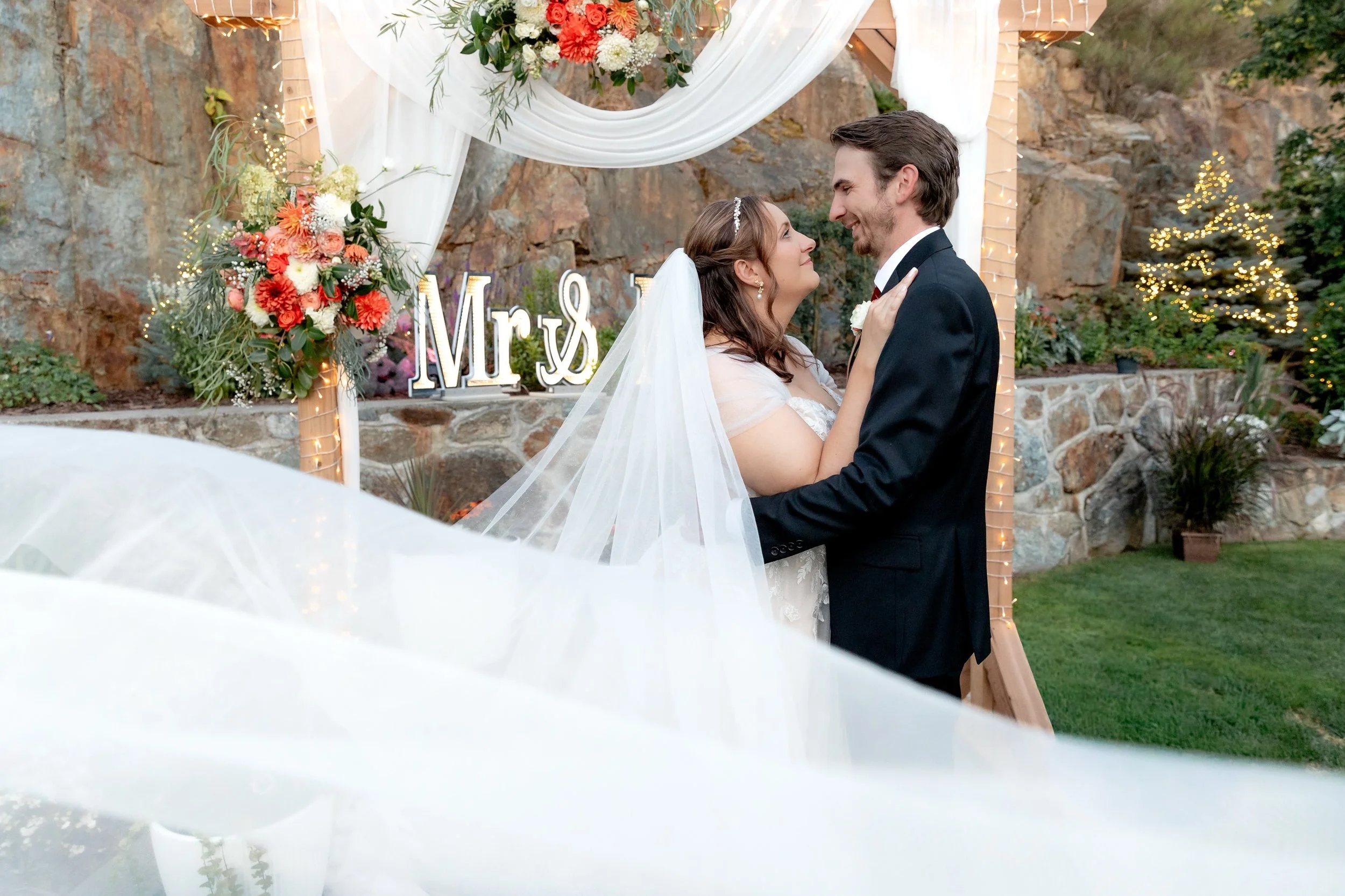Congratulations to Lauren and Jarec! Married last Saturday in a beautiful private ceremony. An absolutely stunning day! ❤️ Images from their preview gallery. #bcweddings #canadianweddingphotographer #unscriptedposingapp #vancouverislandweddingphotogr