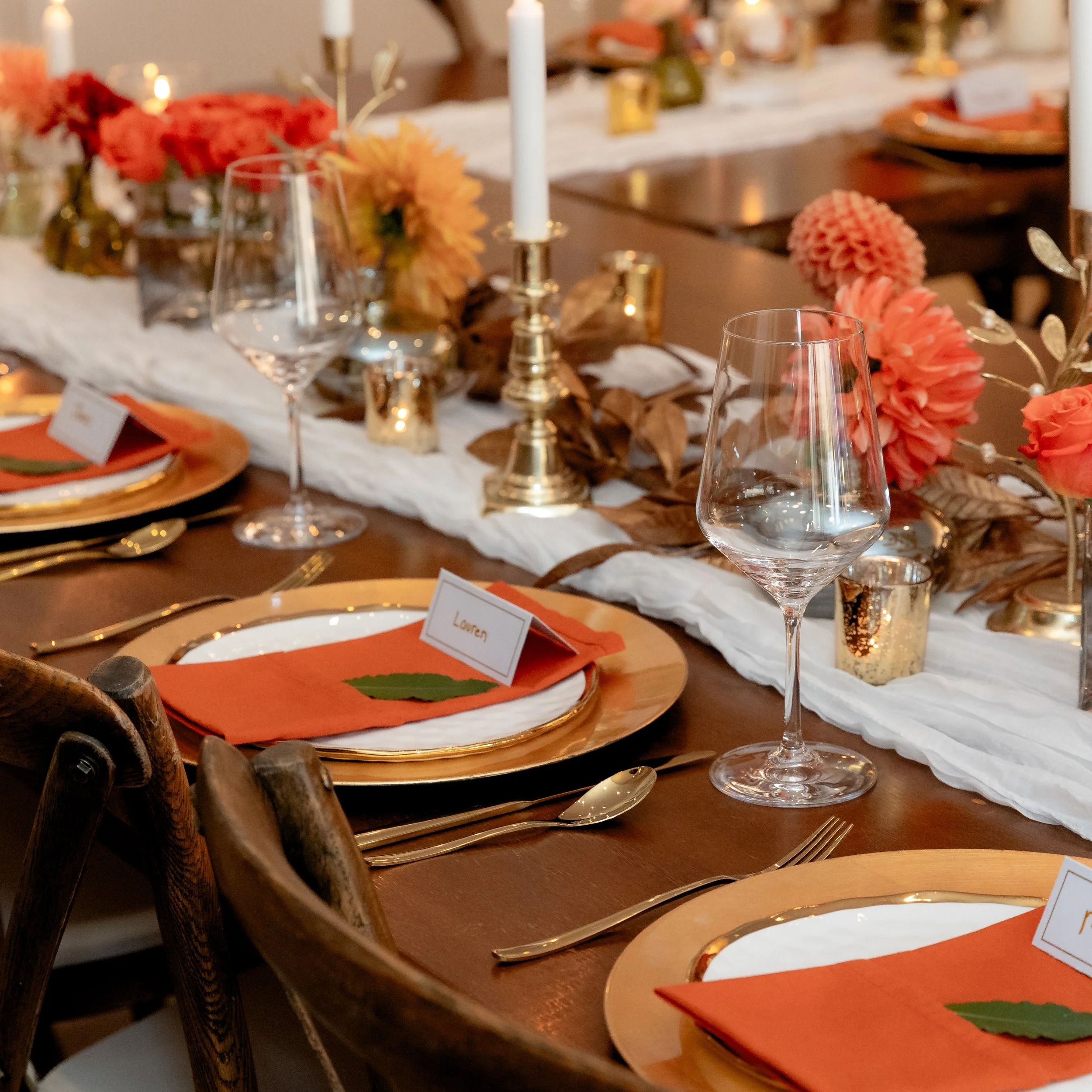 Pretty details from Lauren and Jarec&rsquo;s wedding day at a private home on Bear Mountain. Such luscious colours 🥰 #weddingday #westcoastweddings #lindseymillarphotography #weddingdetails