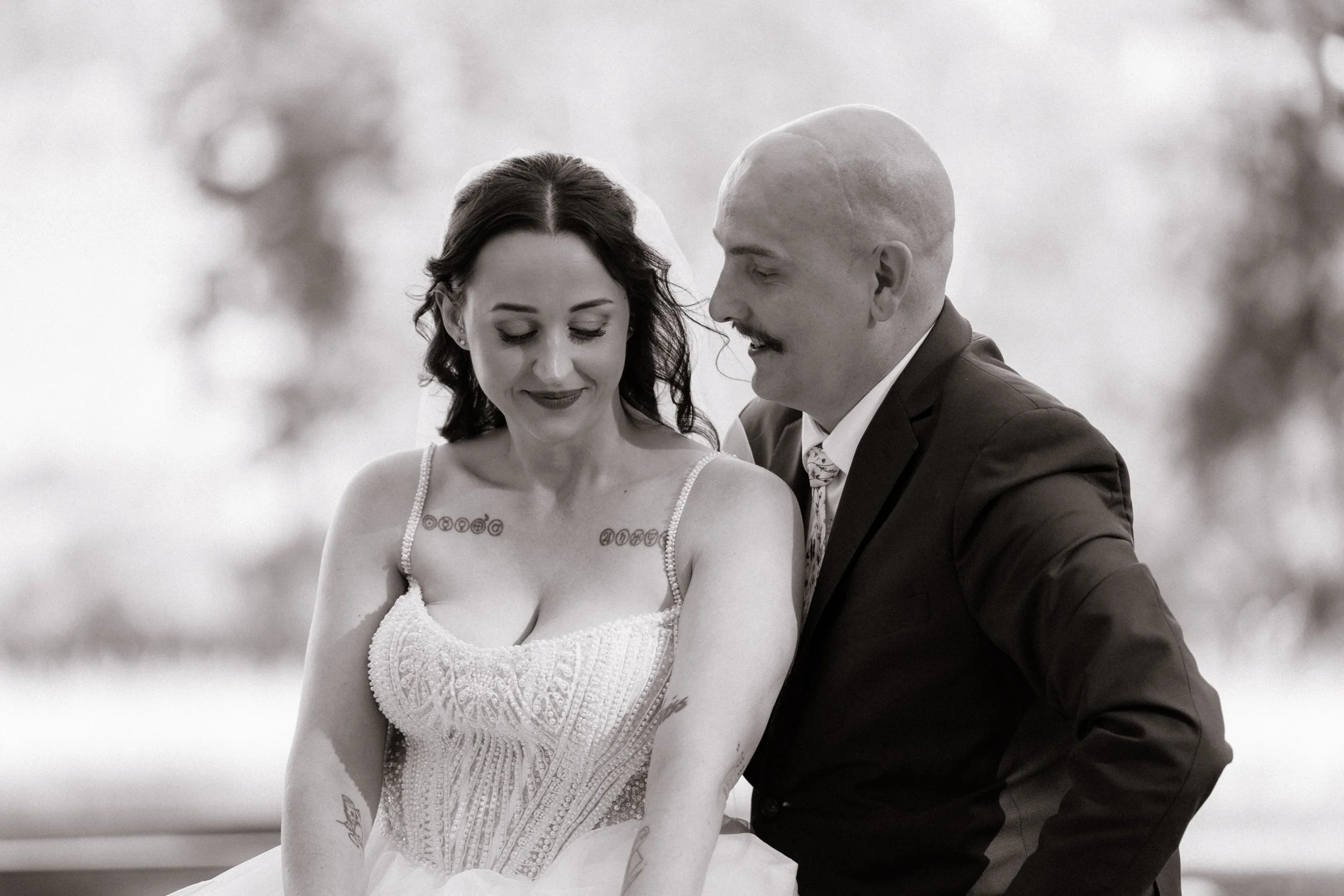 Gorgeous moment with Alex and Lydia 

Venue @brannenlakeestates 
Hair &amp; Makeuo @vibeautifystudio 

#yyjweddings #vancouverislandwedding #vancouverislandweddingphotographer #lindseymillarphotography