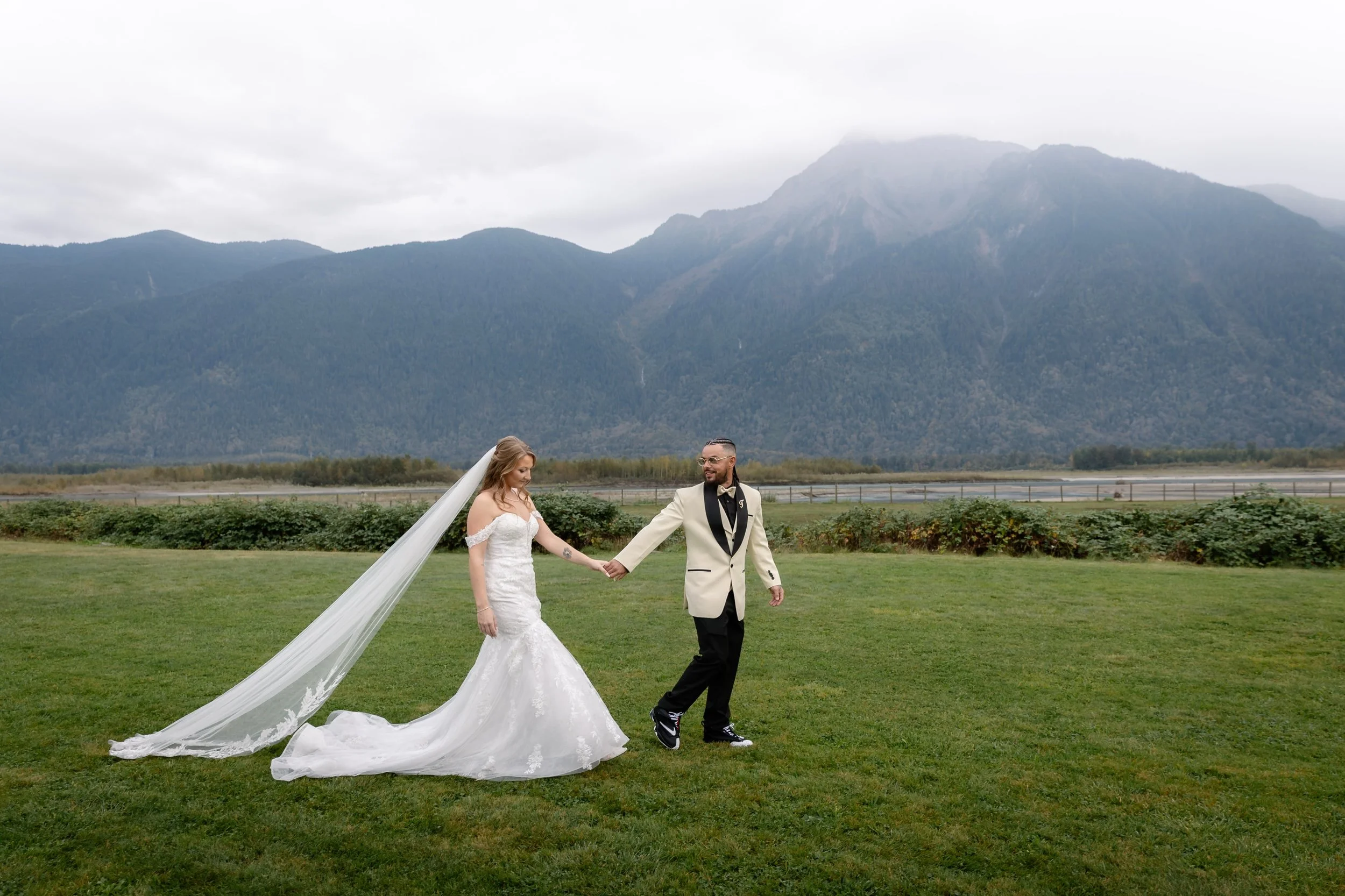 Congratulations to Andrea and Tyler! Married at @fraserriverlodge_weddings on Thursday. What an incredible view, beautiful venue and absolutely lovely couple. 

Hair by @styledbydelayna 
Makeup by Destinee Iris Artistry