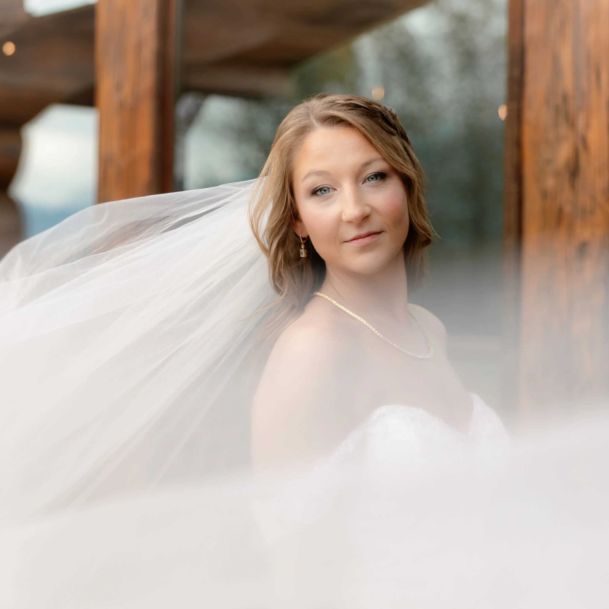 Gorgeous bride Andrea. I do love a veil swoosh 

Venue @fraserriverlodge_weddings  Hair by @styledbydelayna 
Makeup by Destinee Iris Artistry 

#bride #bcwedding #vancouverwedding #bcweddingphotographer #lindseymillarphotography