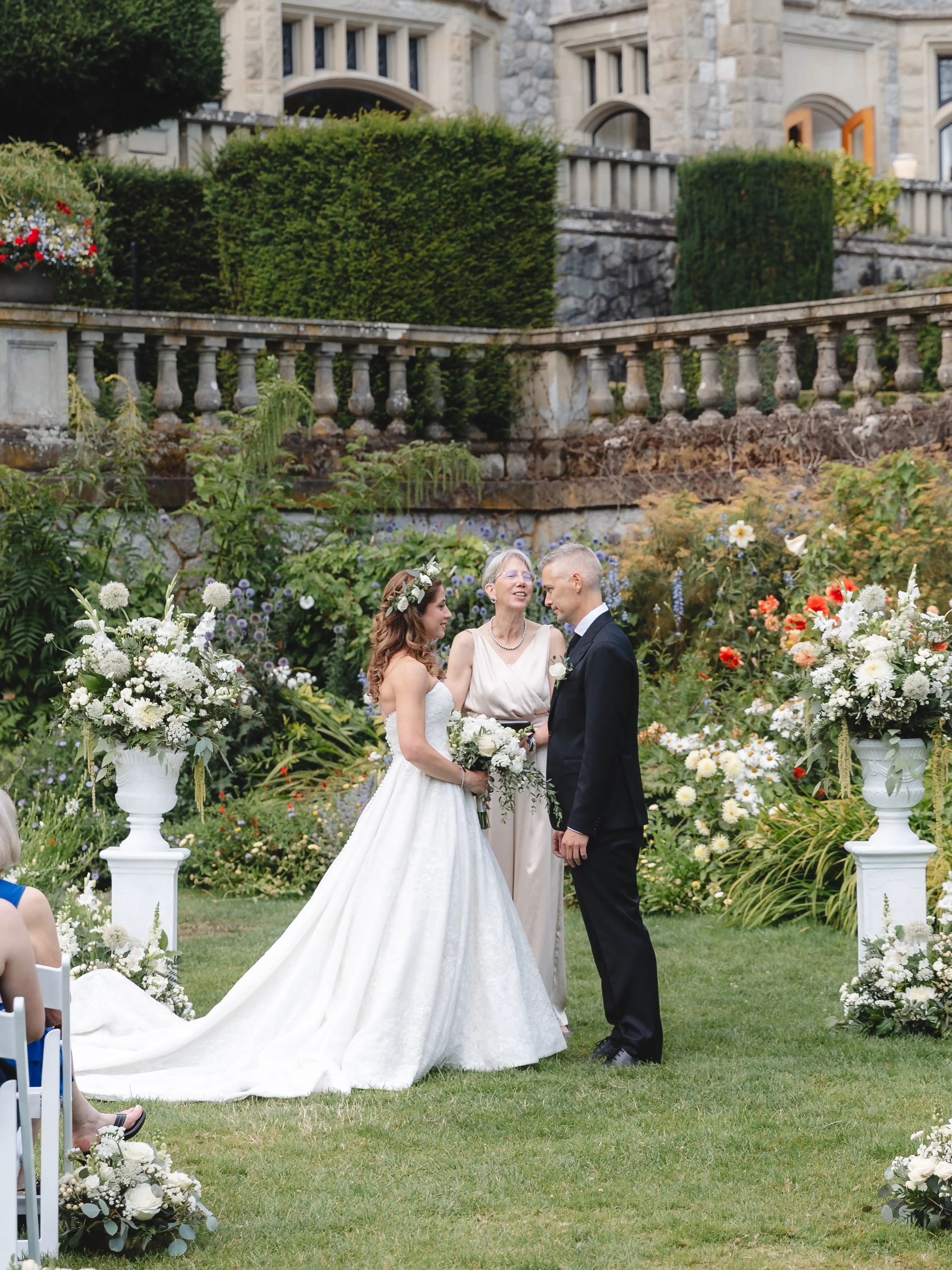 Magical moments from M &amp; S&rsquo;s beautiful wedding ceremony at Hatley Castle. Such a stunning setting for these two to say their vows. So many beautiful moments from their day, and such a joy to capture!

Venue @hatleycastleweddings
Organizer @