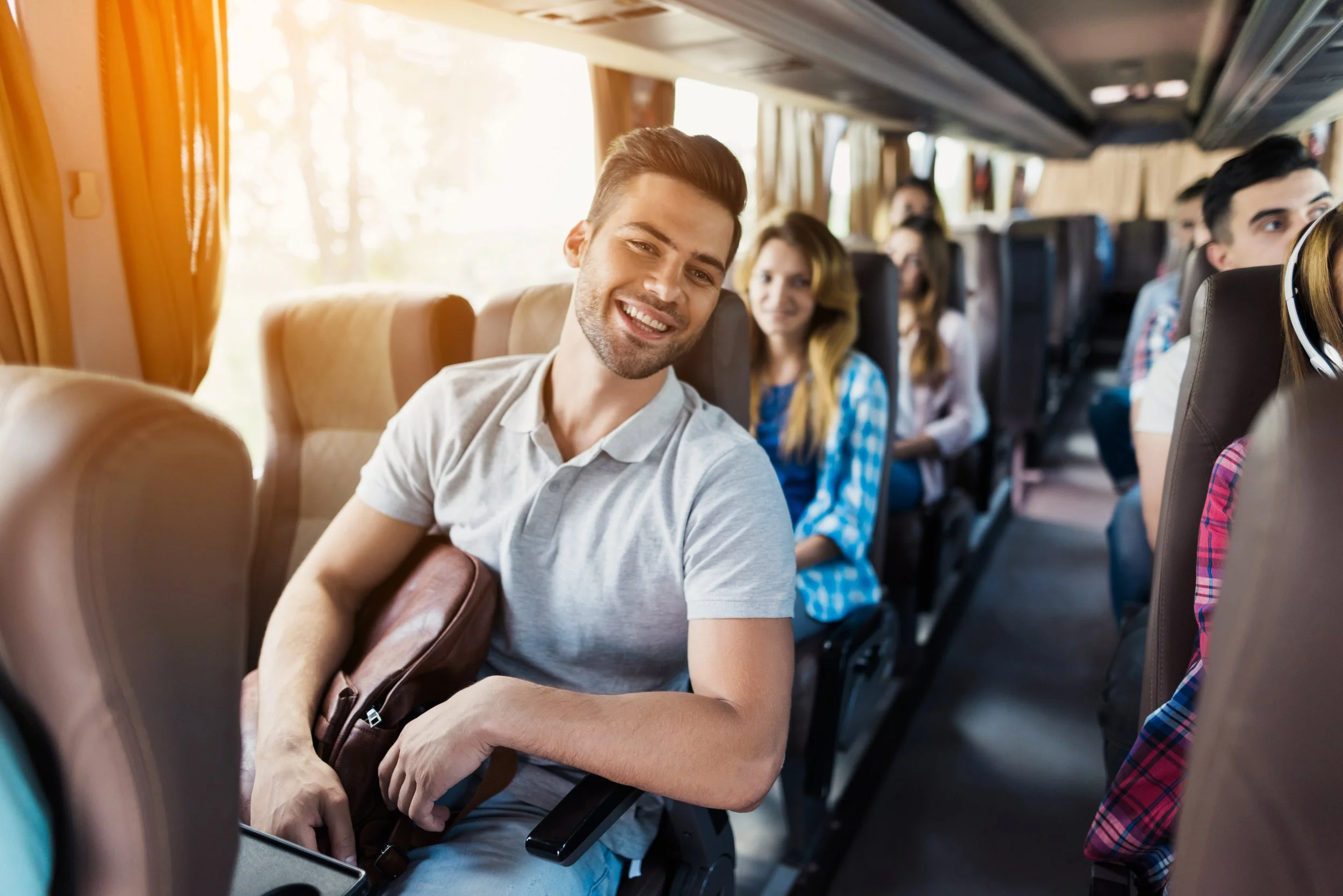 As vantagens de VIAJAR DE ONIBUS