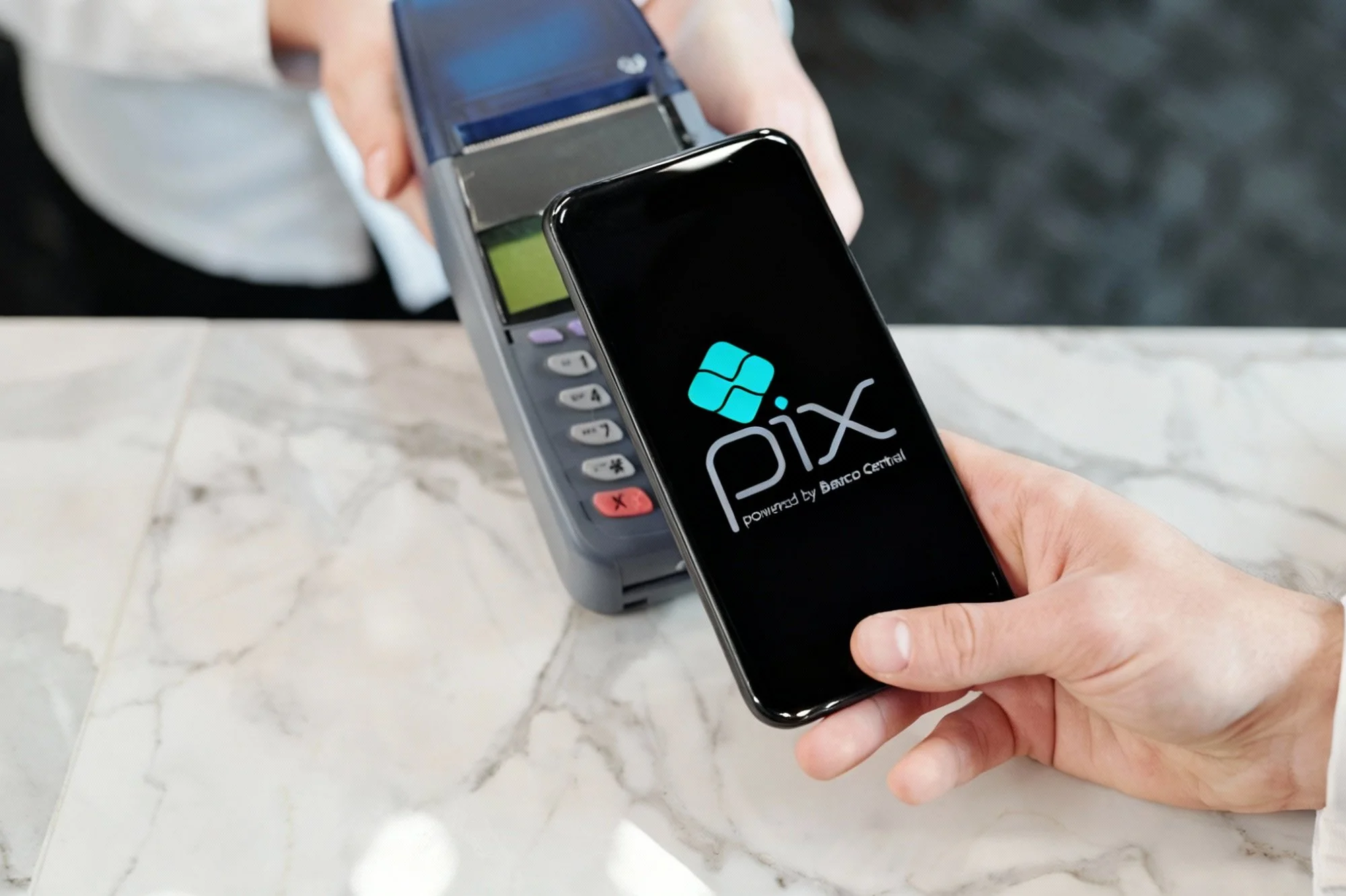 O governo vai taxar o Pix? Entenda o novo cenário de fiscalização e o impacto sobre a renda