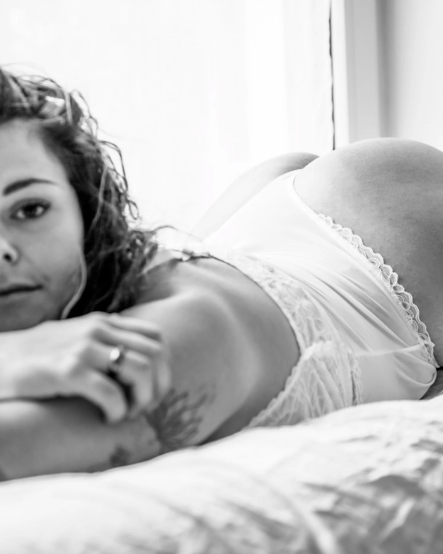 Okay Queen, 
Hand aufs Herz ❤️.. 
Bist du voll in deiner Weiblichkeit? Hast du das Gef&uuml;hl dass du dein weibliches Potenzial nutzt,  es lebst, f&uuml;r dich und deine  W&uuml;nsche stehst? 
Oder hast du das Gef&uuml;hl dauernd zu rotieren, zu fun