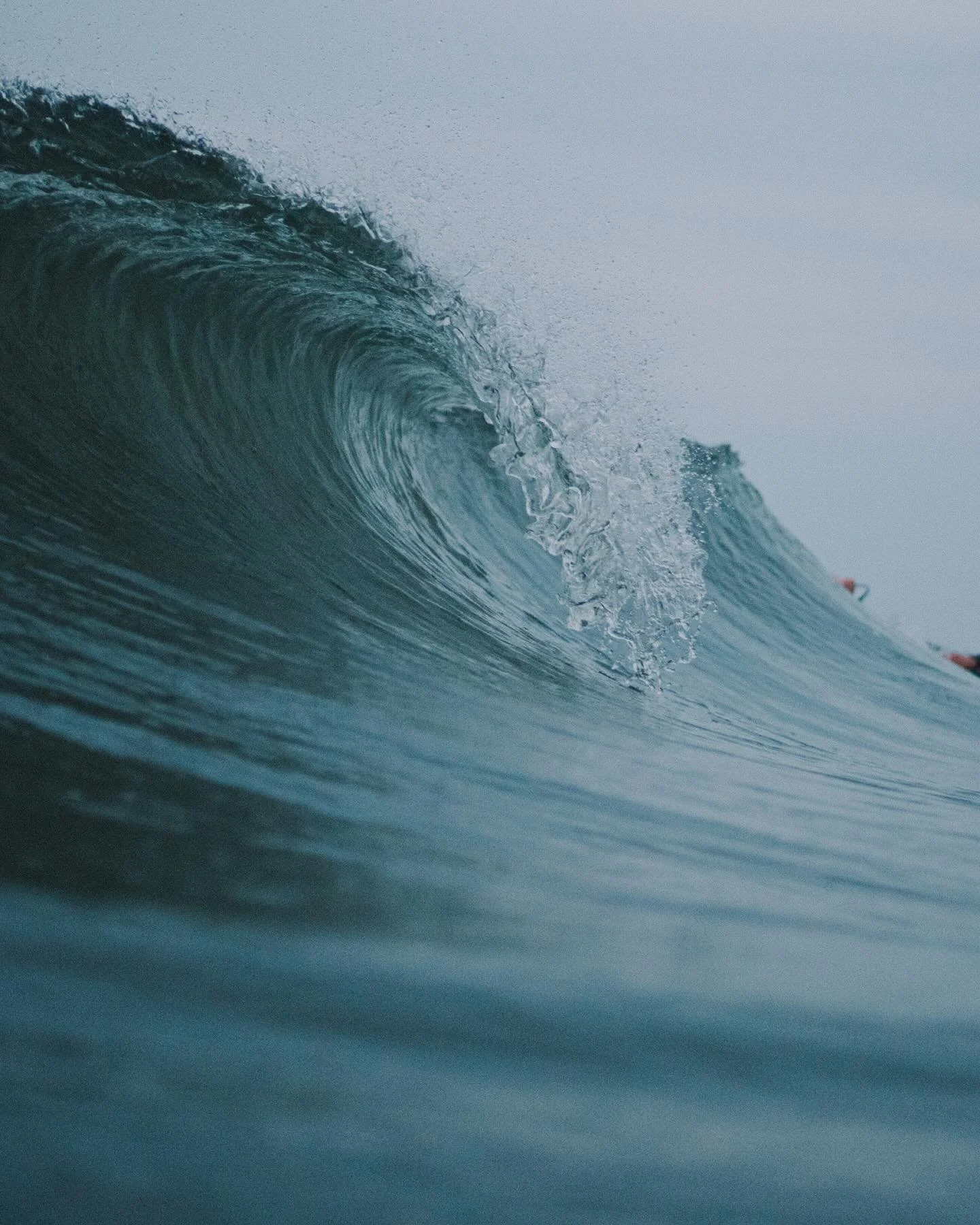 Blue hour waves from yesterday 🌊

#islandsurf #northseasurf #coldwatersurf #vlieland #seafrogshousing #goedegolven