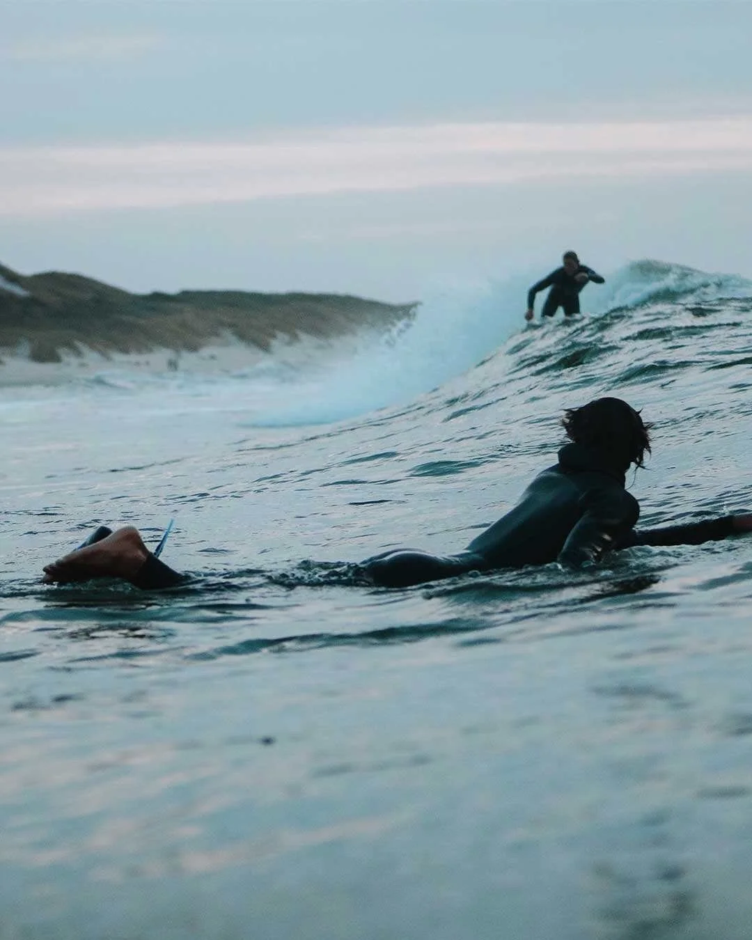 Last year I held a Nikonos from @iseastories in the ocean. That was enough. 
It stayed with me, so now I&rsquo;ve got my own.
2026: more surf on film. 🎞️🤙🏻

#surfphotography #vlieland #capturethemoment #analogphotography #northseasurf