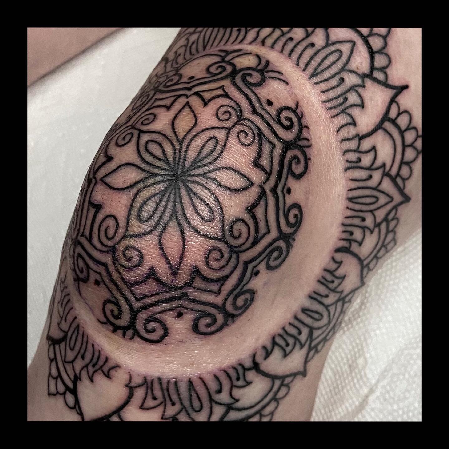 Artist: @dandunks_tattoo 
Shop: @intuitiontattoo 
Subject: Ornamental Knee
.
.
.

#ornamentaltattoo #geometric #geometrictattoo #dotwork #blackandgreytattoo #suicidegirls  #tattoo #tattoos #girlswithtattoos #guyswithtattoos #inked #cttattooshop #tatt