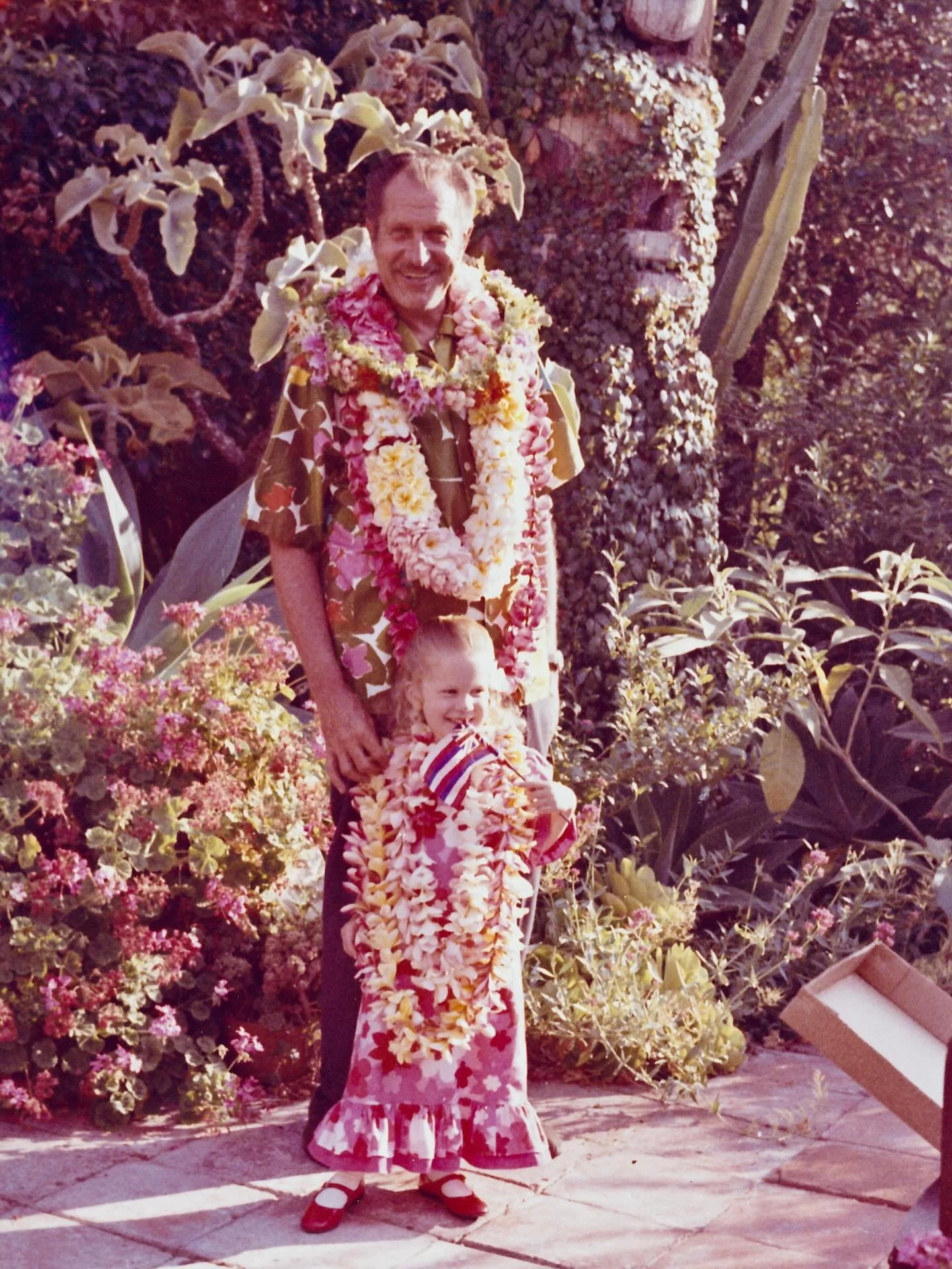 This week&rsquo;s Substack is inspired by the day my dad turned me into a geranium thief. Bloomscrolling instead of doomscrolling will do us all some good. Click the Substack link in my bio or: https://click.alongthisroad.com/Bloomscrolling
#bloomscr