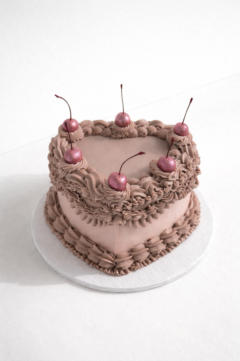 THE VINTAGE HEART CAKE