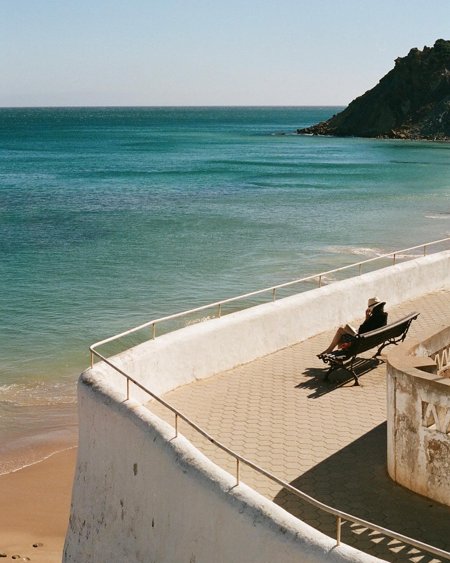 Unforgettable vibes in Portugal 🇵🇹

📷 Shot on Canon AE-1 
🎞️ Portra 160 &amp; 400

#portugal #portugalemclicks #portugalphotography #portra400 #portra160 #filmphotography #canonae1 #canonae1program #sagres #sagresportugal #sagressurf #portugalalg
