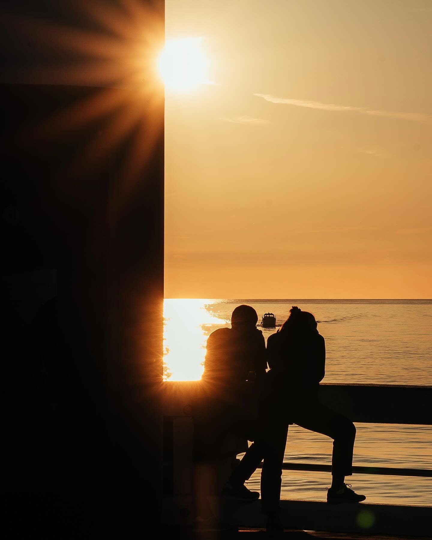Belgian sunsets with my favourite 85mm 

📷 Sony A7 IV - 85mm

#belgiumshooters #creativeoptic #stayandwander #nieuwpoort  #naturephotography #artofvisualsphy #milliondollarvisuals  #visualambassadors #ourmoodydays #lightroompresets #createcommune #t