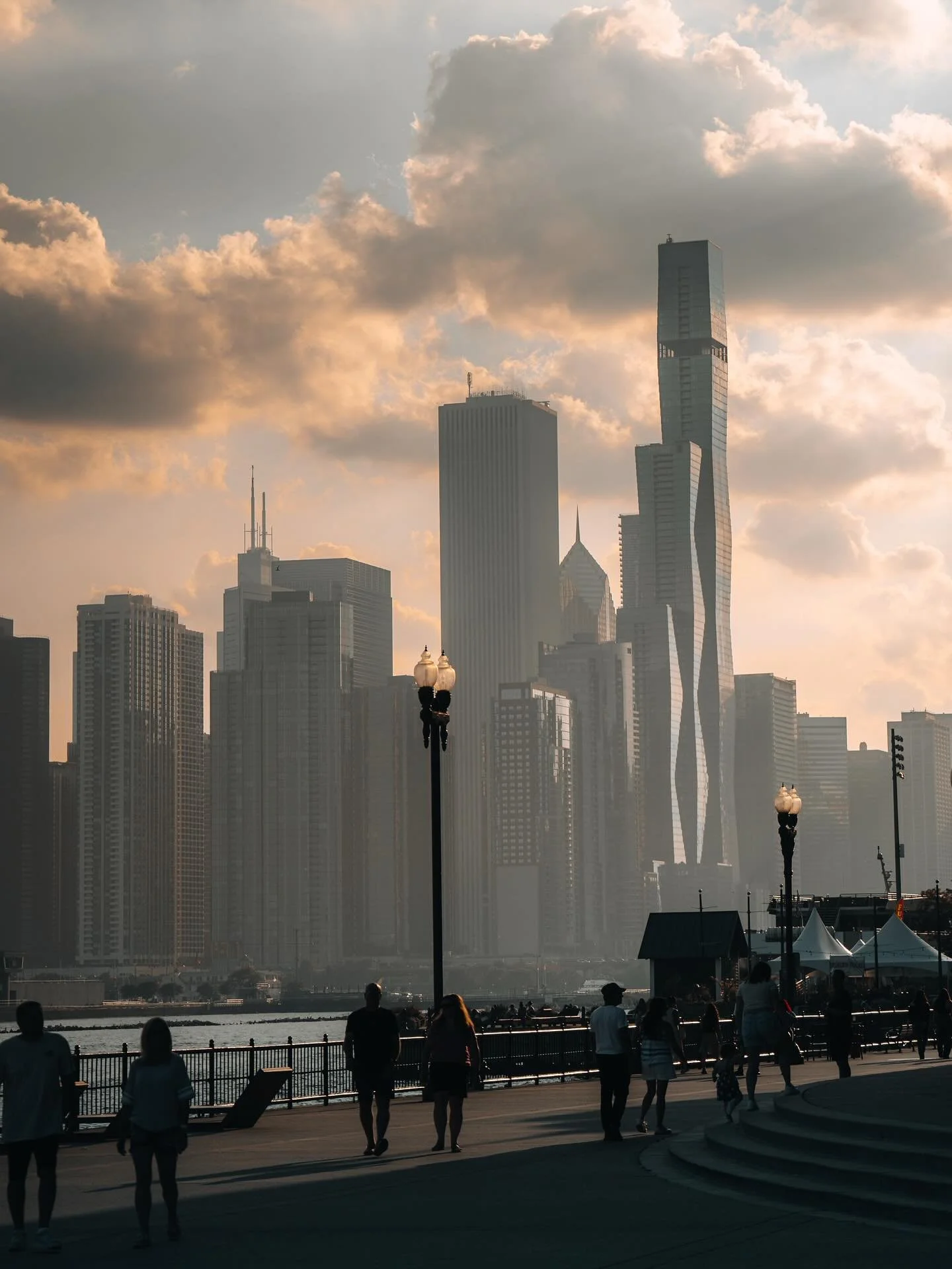 📷 Sony A7 IV - 24-105 f/4 

#chicagoillinois #chicagomoments #ourstreetdays #streets_vision #urbanandstreet #chicagoprimeshots #streetleaks #urbanromantix #usaprimeshot #ourmoodydays #storyofthestreet #streetgrammers #citykillerz #illgrammers #creat