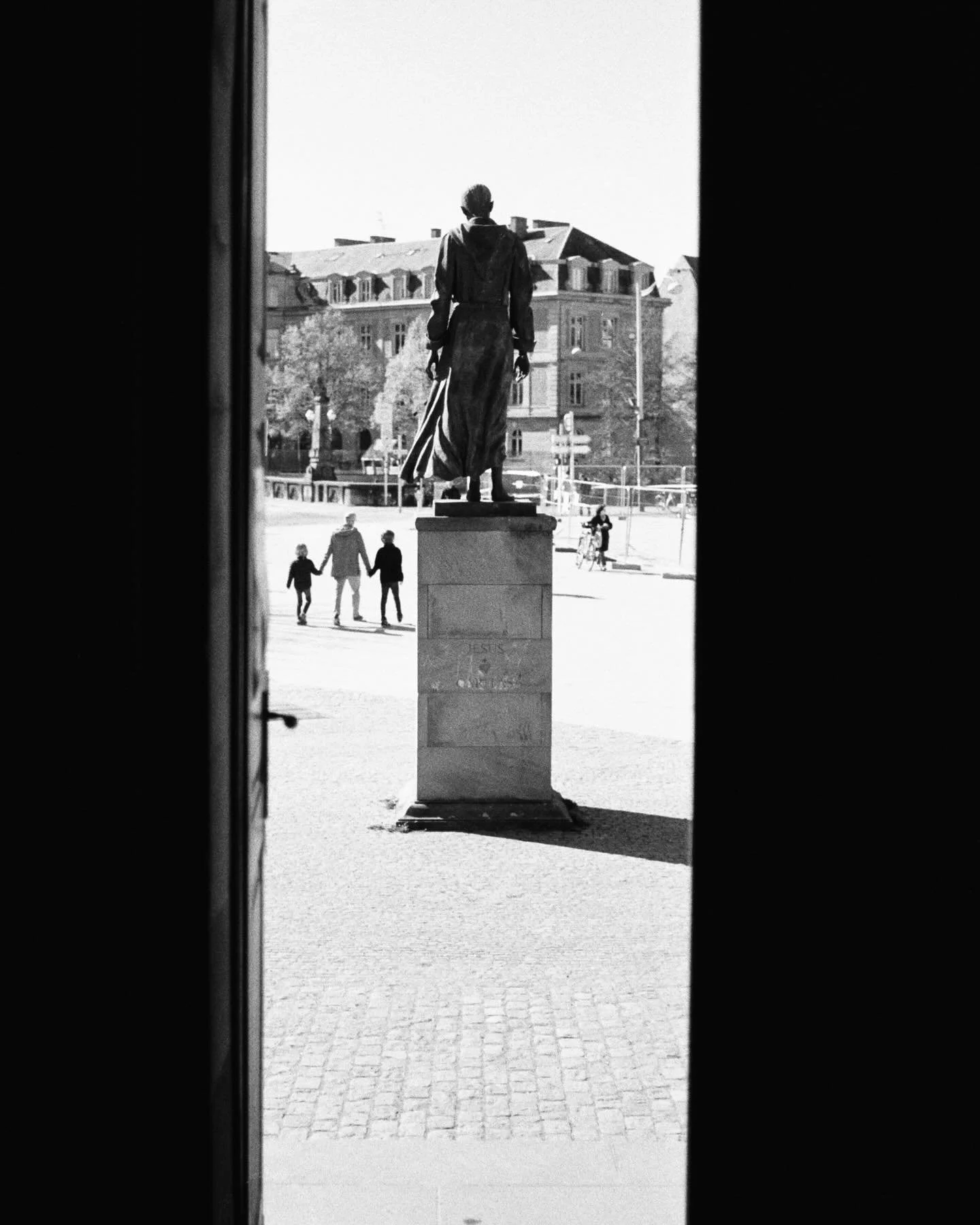 Some of my favourite film images of a recent lads weekend to Strasbourg. All shot on the Nikon F100 (which has quickly become my go-to camera), using Ilford FP4 and developed with the help of @vd_v_isuals 

📷 Nikon F100
🎞️ Ilford FP4

#filmphotogra