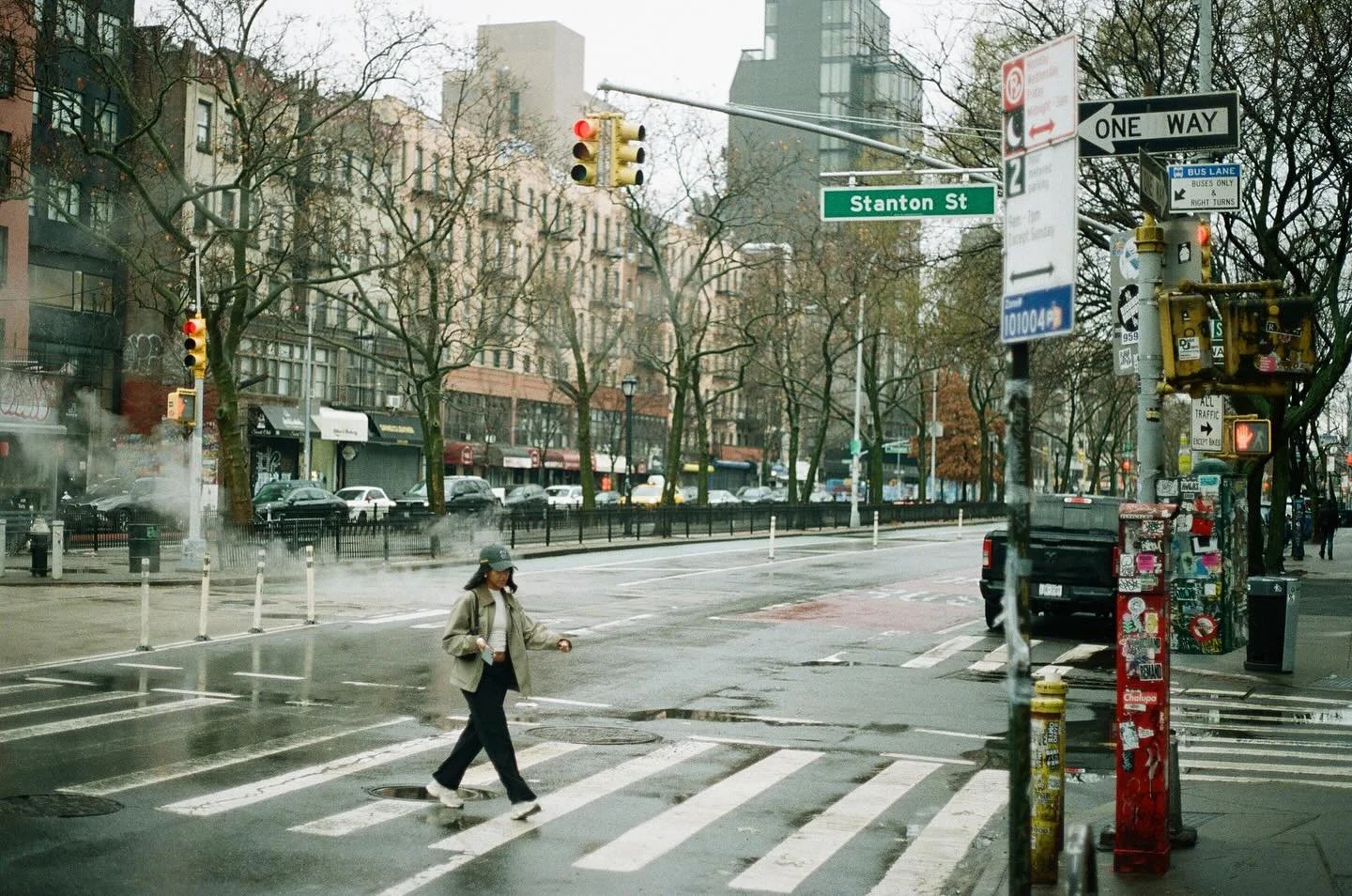 Random situations always have a way of appearing much more interesting on film than on a digital image

📷 Canon AE-1 - 50mm f/1.8 &amp; 135mm f/2.5
🎞️ Portra 800

#nycmoments #ourstreetdays #streets_vision #urbanandstreet #nycprimeshot #usaprimesho