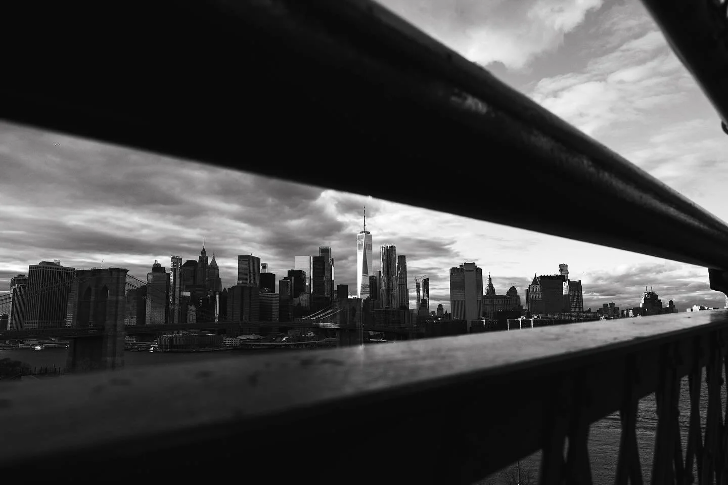 📷 Sony A7 IV - 24mm (1/1000 - f/9 - ISO 800)

#bnwnyc #nycmoments #nycbnw #streets_vision #urbanandstreet #nycprimeshot #streetleaks #urbanromantix #usaprimeshot #ourmoodydays #storyofthestreet #streetgrammers #citykillerz #illgrammers #createcommun