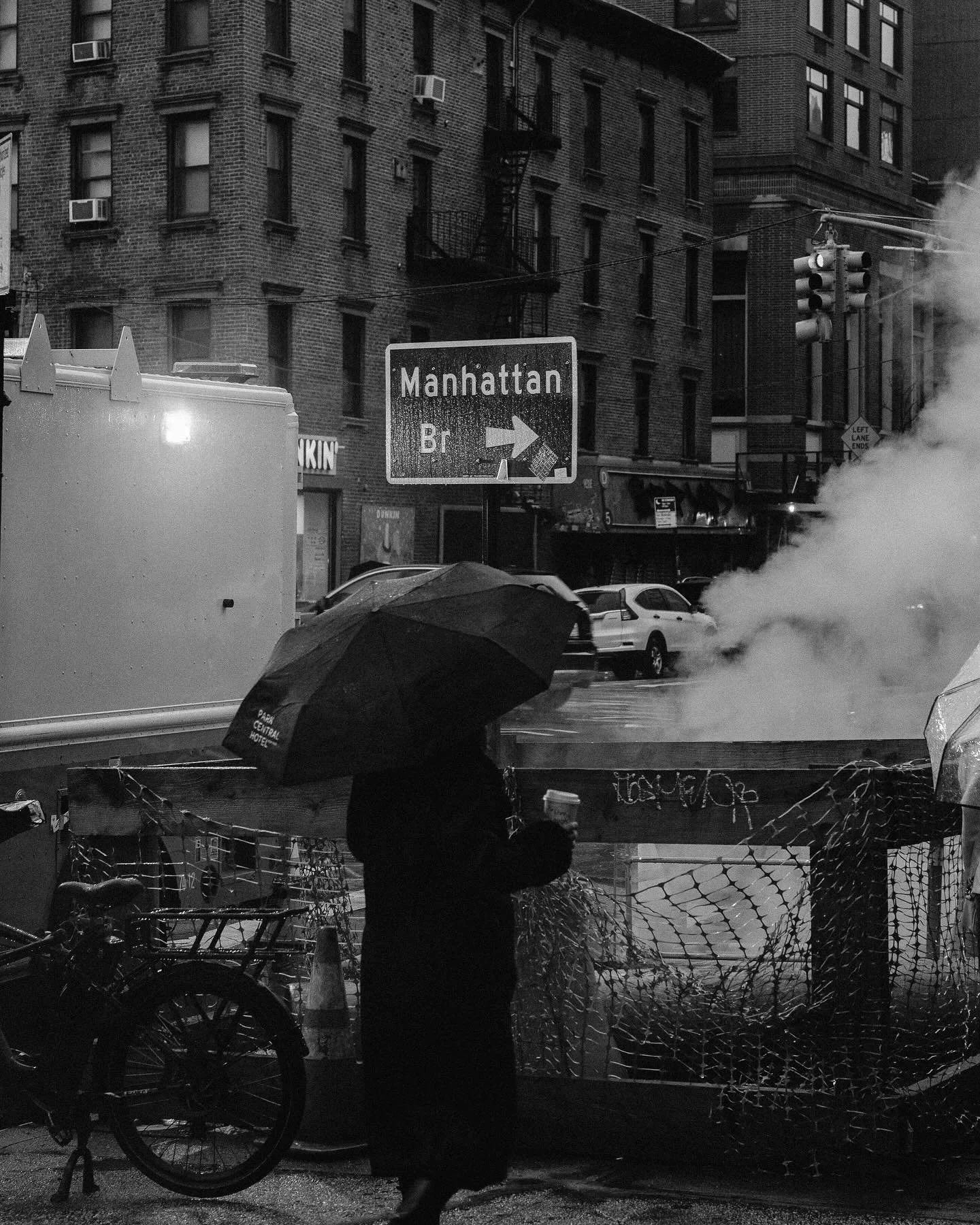 Caught in a downpour in SoHo

📷 Sony A7 IV - 70mm (1/100 - f/6.3 - ISO 1250)

#nycstreetphotography #nycmoments #ourstreetdays #streets_vision #urbanandstreet #nycprimeshot #streetleaks #urbanromantix #usaprimeshot #nycstreets #storyofthestreet #str