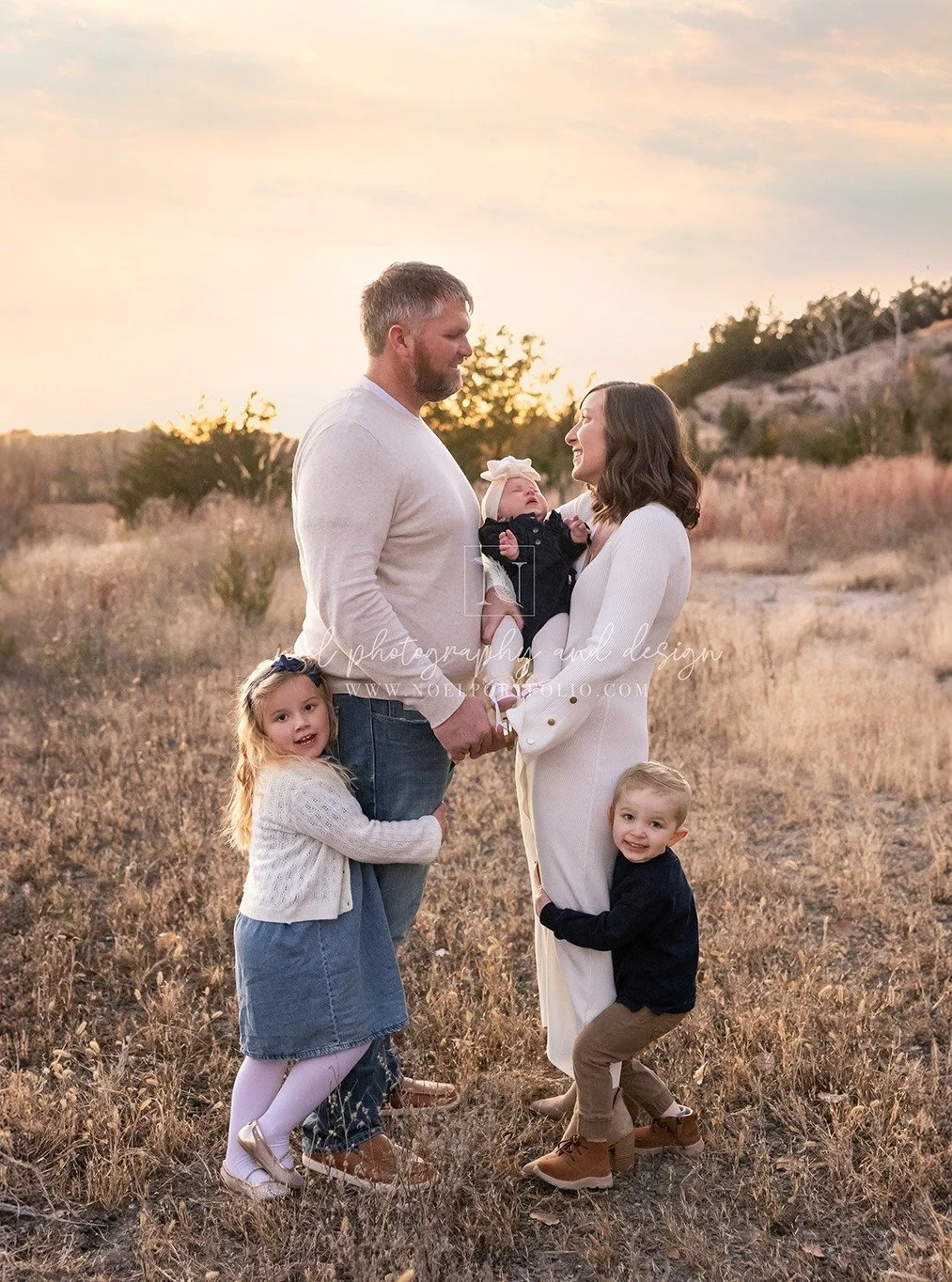 In the thick of it together is the best place to be. 💛 Can you feel it?? The change where nature feels fully at rest. It's almost here. The sunsets are turning pastel, the air is icy once the sun goes behind the horizon, and fall color is only adorn