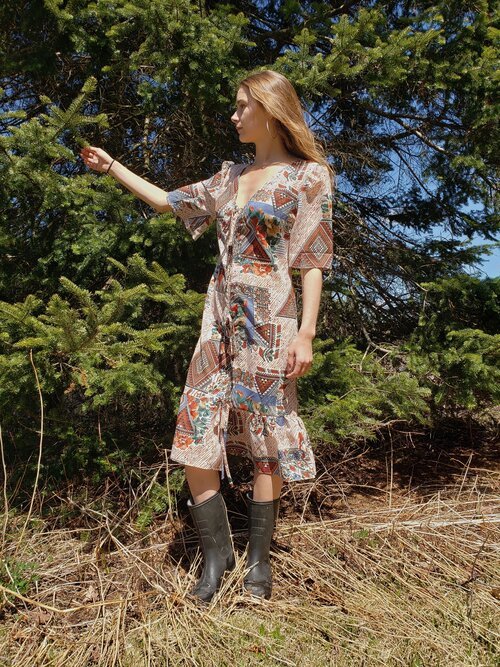 The+Dress+-+Side+Profile.jpg