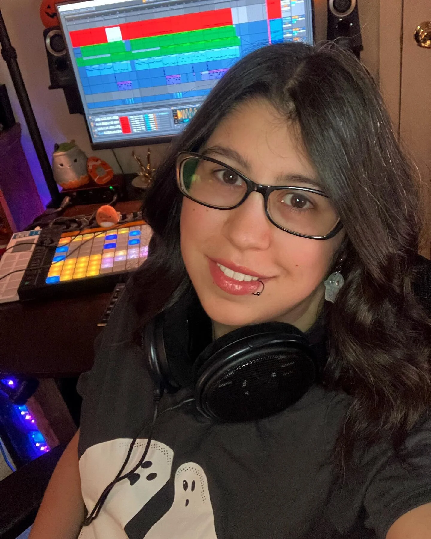 Been at it with learning photoshop and mastering another track for my next EP. 
🎃
A little sad that spooky season is over. How long can I wear my ghosts before it&rsquo;s weird?
👻
#homestudio #homestudiolife #squishmallows #squishmallowstudio #able