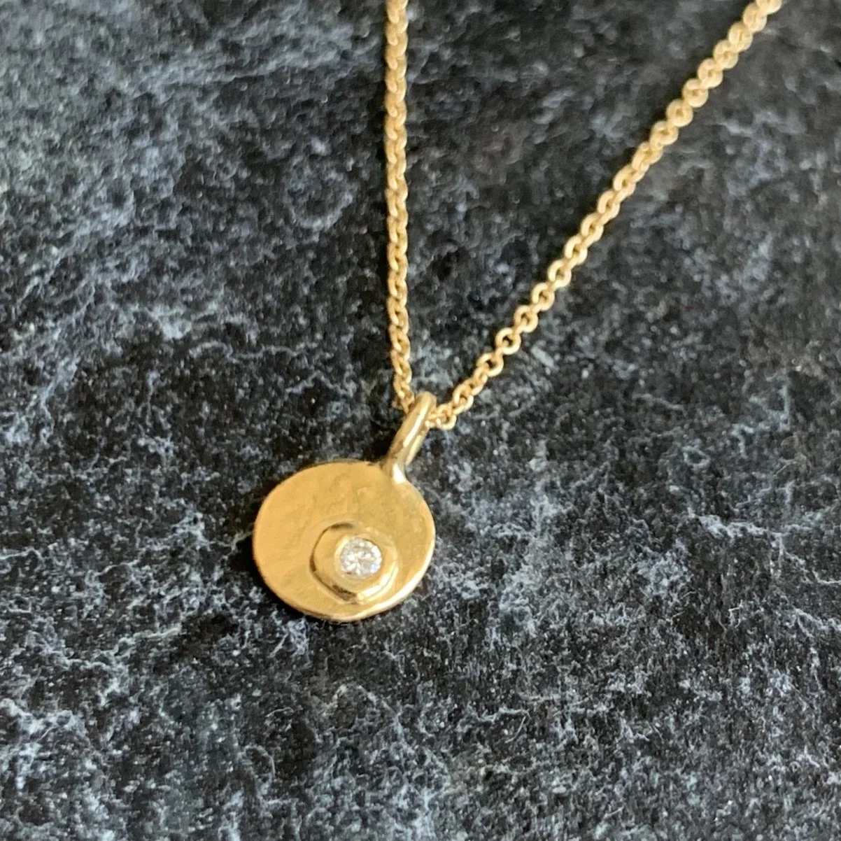 18k gold pendant with vs diamond by Monica Cardone