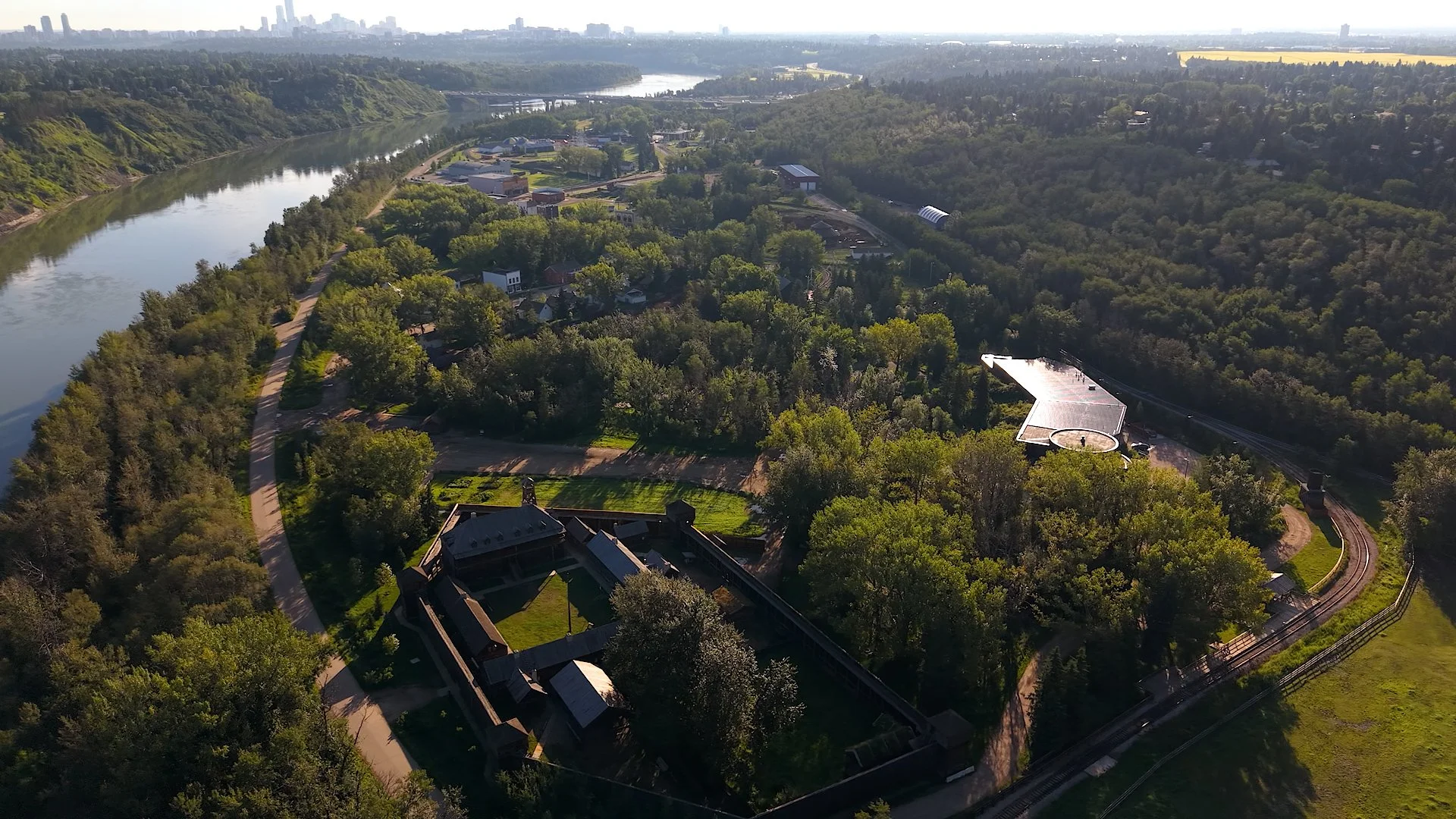 drone.00_18_54_17.Still001.jpg