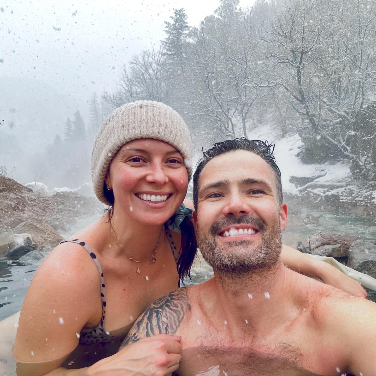 Jay found this magical (and free!) hot springs detour on our trip from Moab to SLC. It just happened to start snowing as we started the hike in 😍🥰 The hottest pool was 108 degrees! 😮&zwj;💨🔥🥵